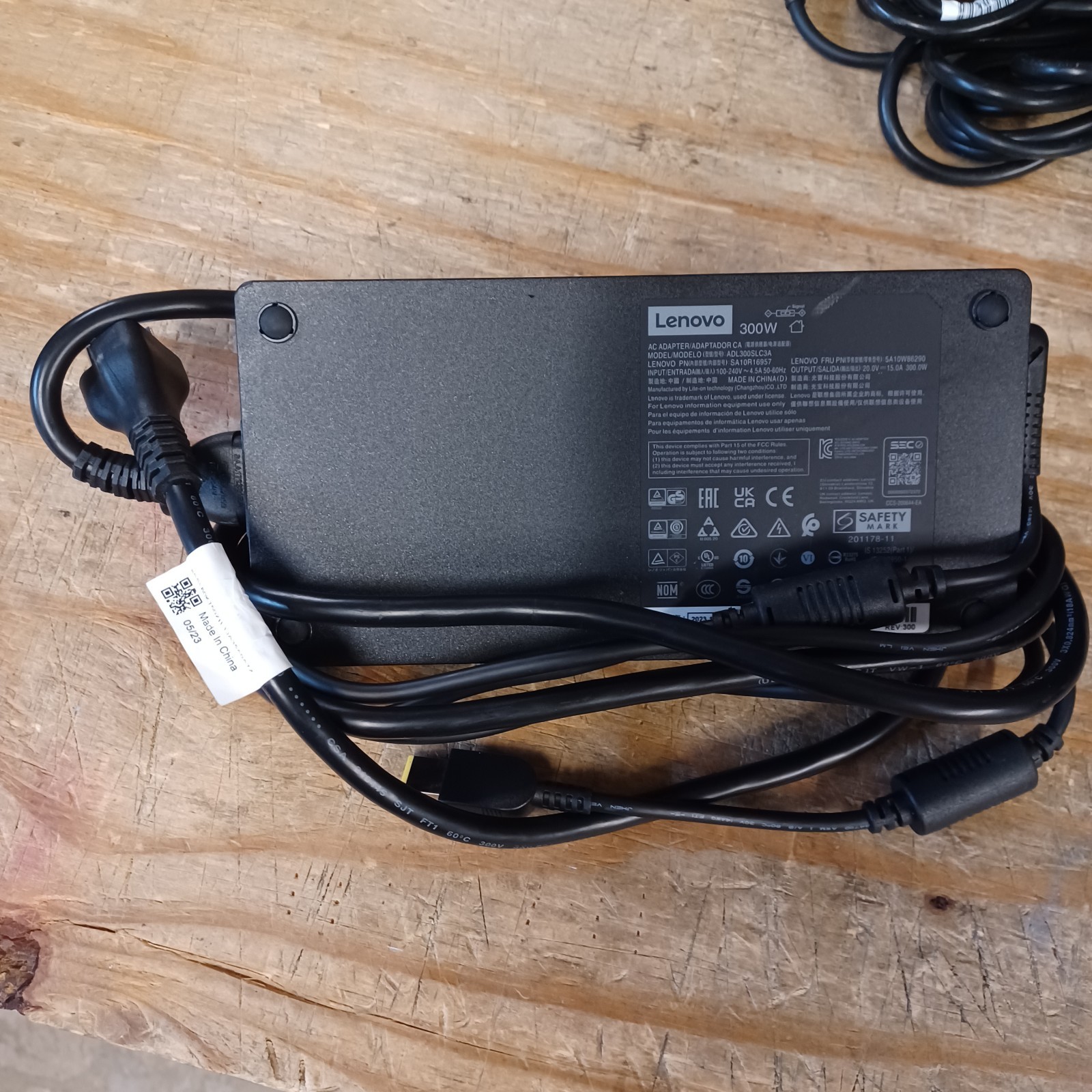 Lenovo 300W 20V 15A Power Supply Adapter ADL300SLC3A Yellow Square Rectangle Tip