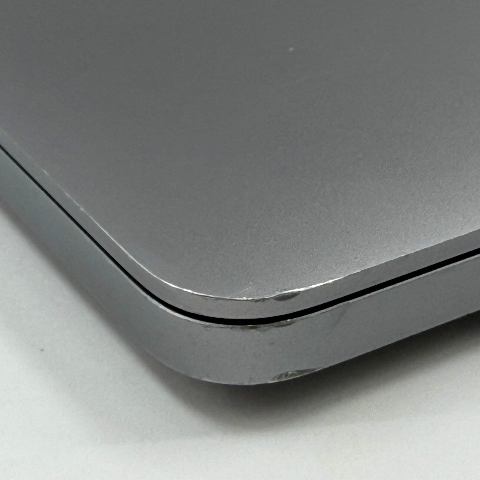 Broken 2019 Apple MacBook Pro 16″ i7 2.6GHz 32GB RAM 512GB SSD Silver A2141 Read