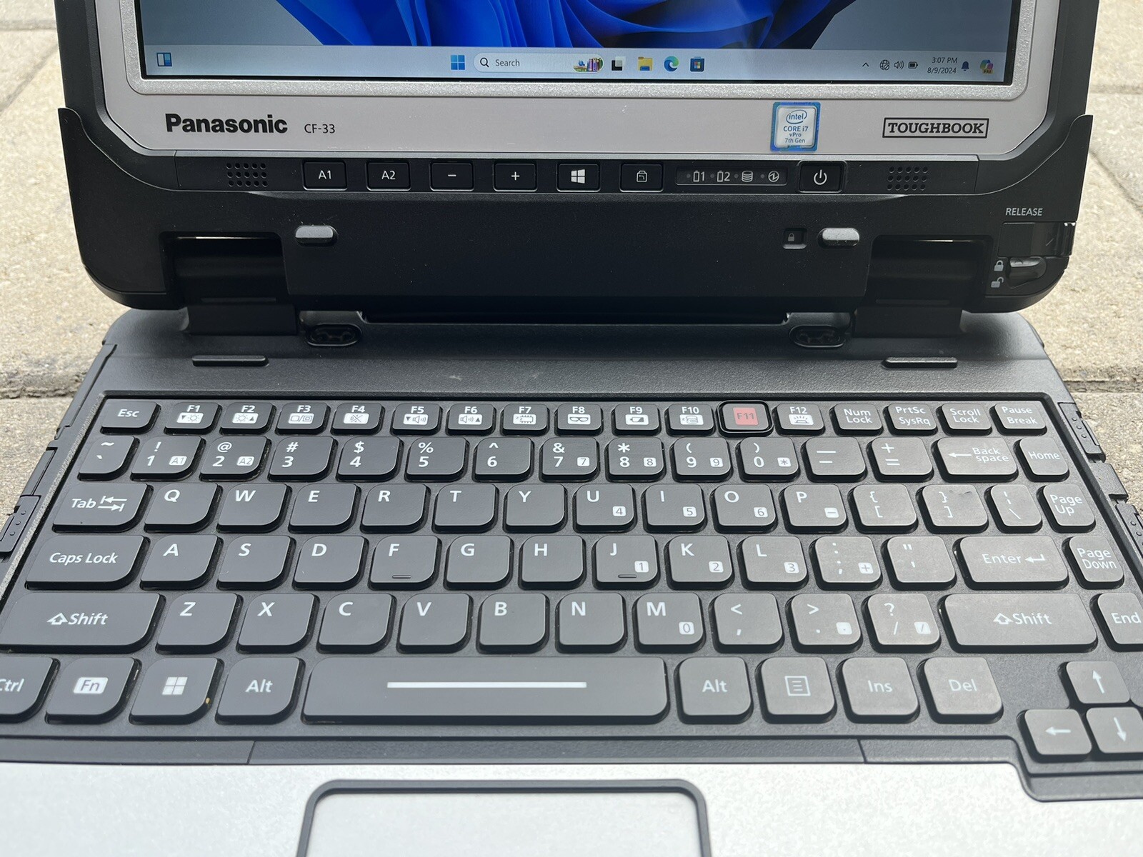 Panasonic Toughbook CF-33 2.80GHz Win 11 Core i7-7600U 16GB RAM 512GB SSD