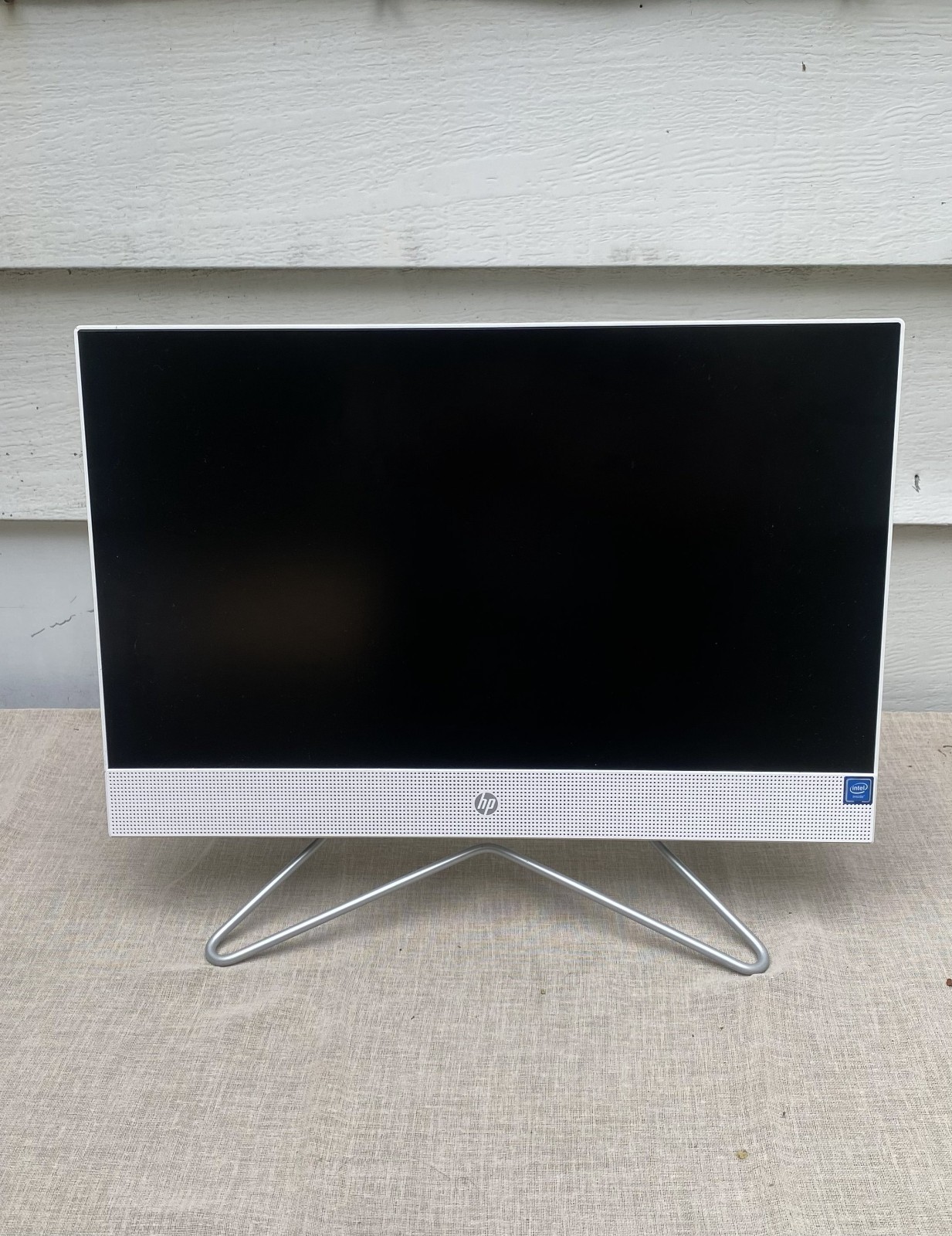 HP 22-DD0224 21.5″ All-in-One PC (Intel Celeron J4025, 4GB RAM, 128GB SSD)