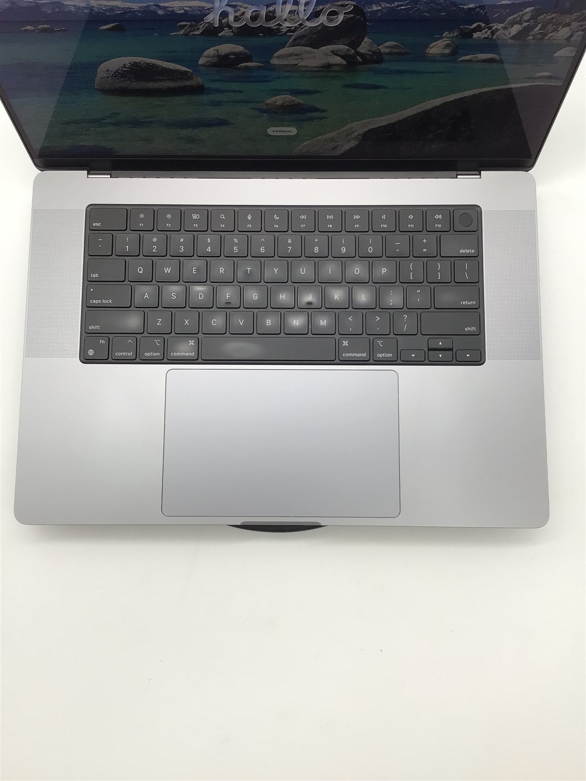 Apple A2485 Macbook Pro 16″ Apple M1 Pro/32GB RAM/2TB SSD – Mac OS: Tahoe