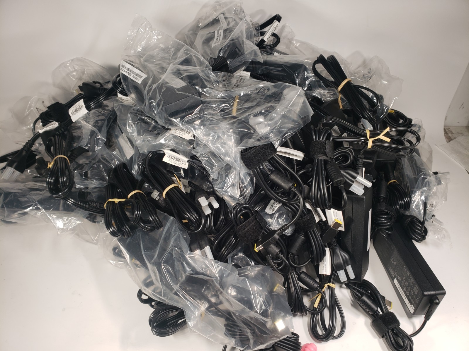 lot 40 Lenovo 65W 90W 135W + ThinkPad Laptop Adapter Charger Yellow Square Tip
