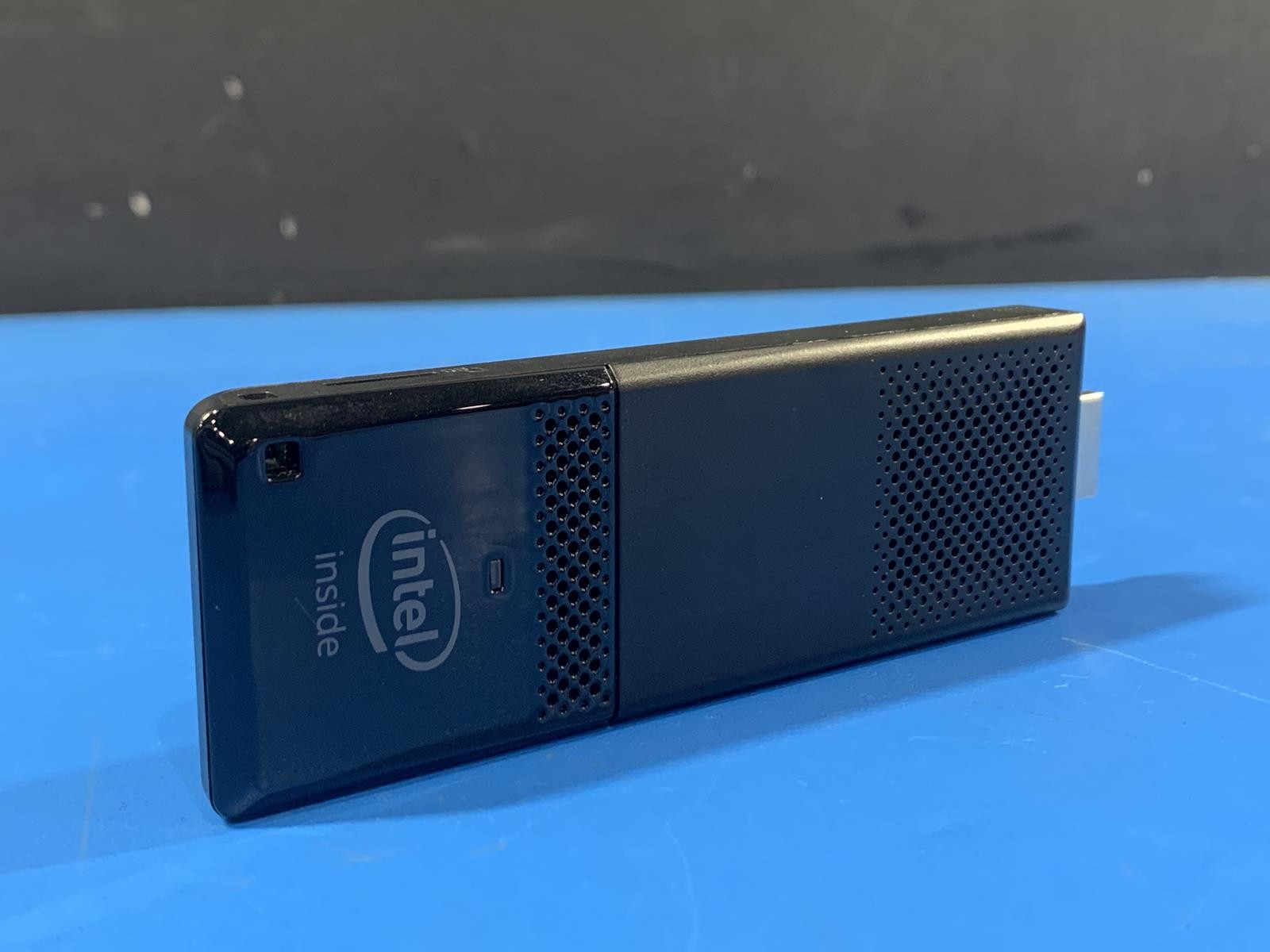 Intel Compute Stick STK1A32SC Atom Z8330 1.44GHz 2GB DDR3 31.3GB HDD NO OS