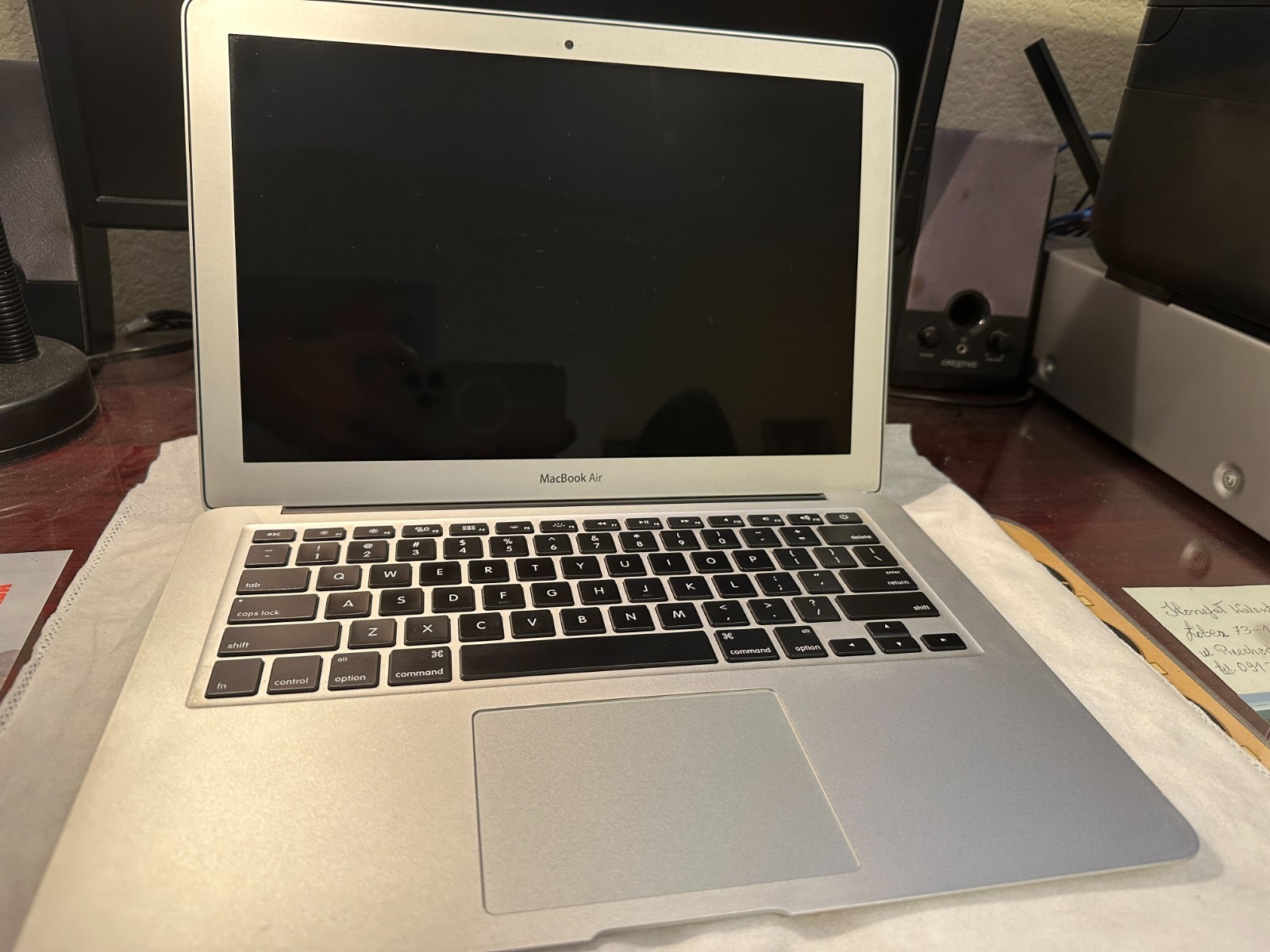 Apple MacBook Air 13.3 in (256GB SSD, Intel Core i5 5th. Gen., 1.6GHz, 8GB RAM)