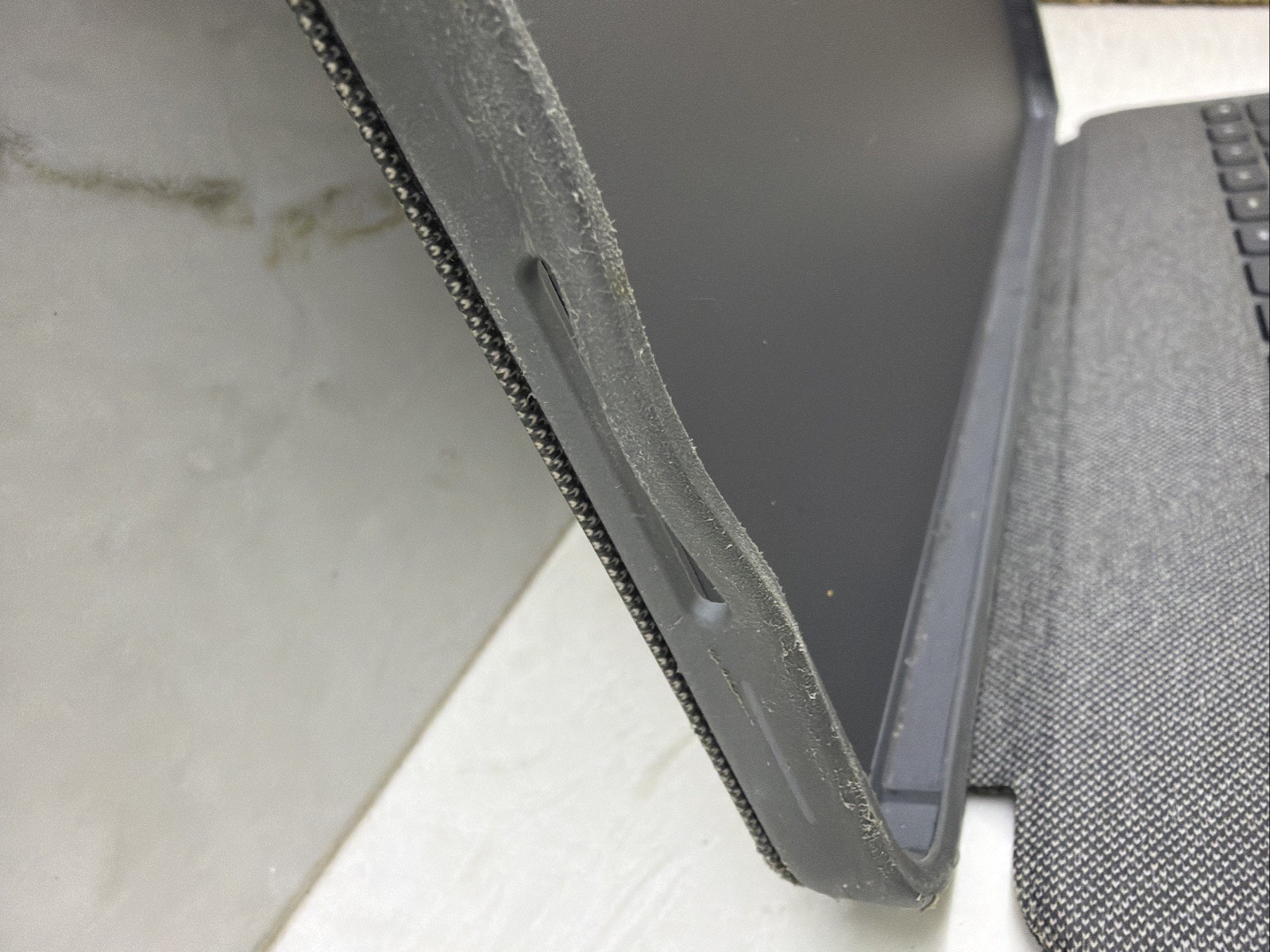 Logitech Combo Touch Keyboard Case w/ Trackpad for iPad Pro 12.9″ 5th & 6th Gen