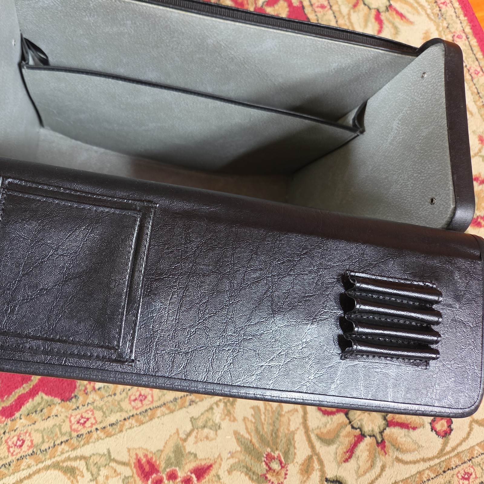 VTG U.S Luggage K74ST-4 Rolling Pilot Case Black Leatherette Catalog Case LOCKS