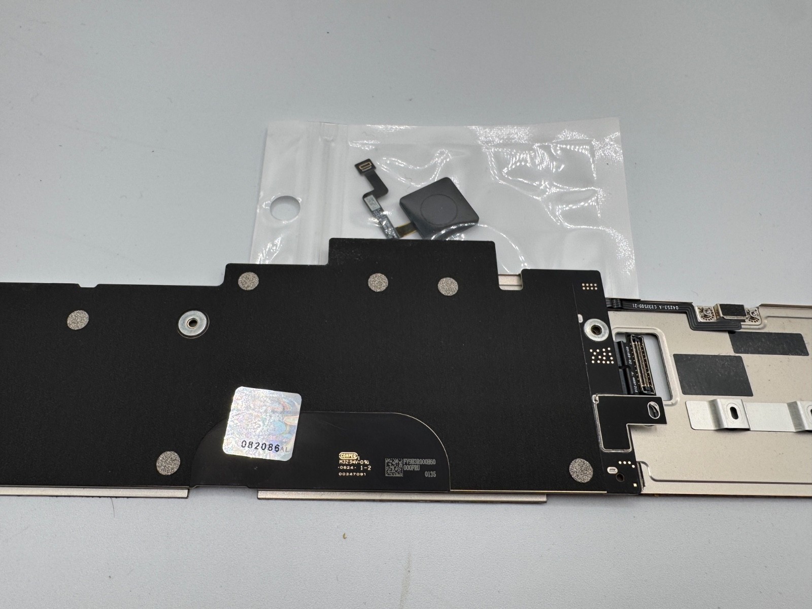 Logic Board for Macbook Air 15″ A3114 2024 4.05 GHz M3 16GB 1TB SSD