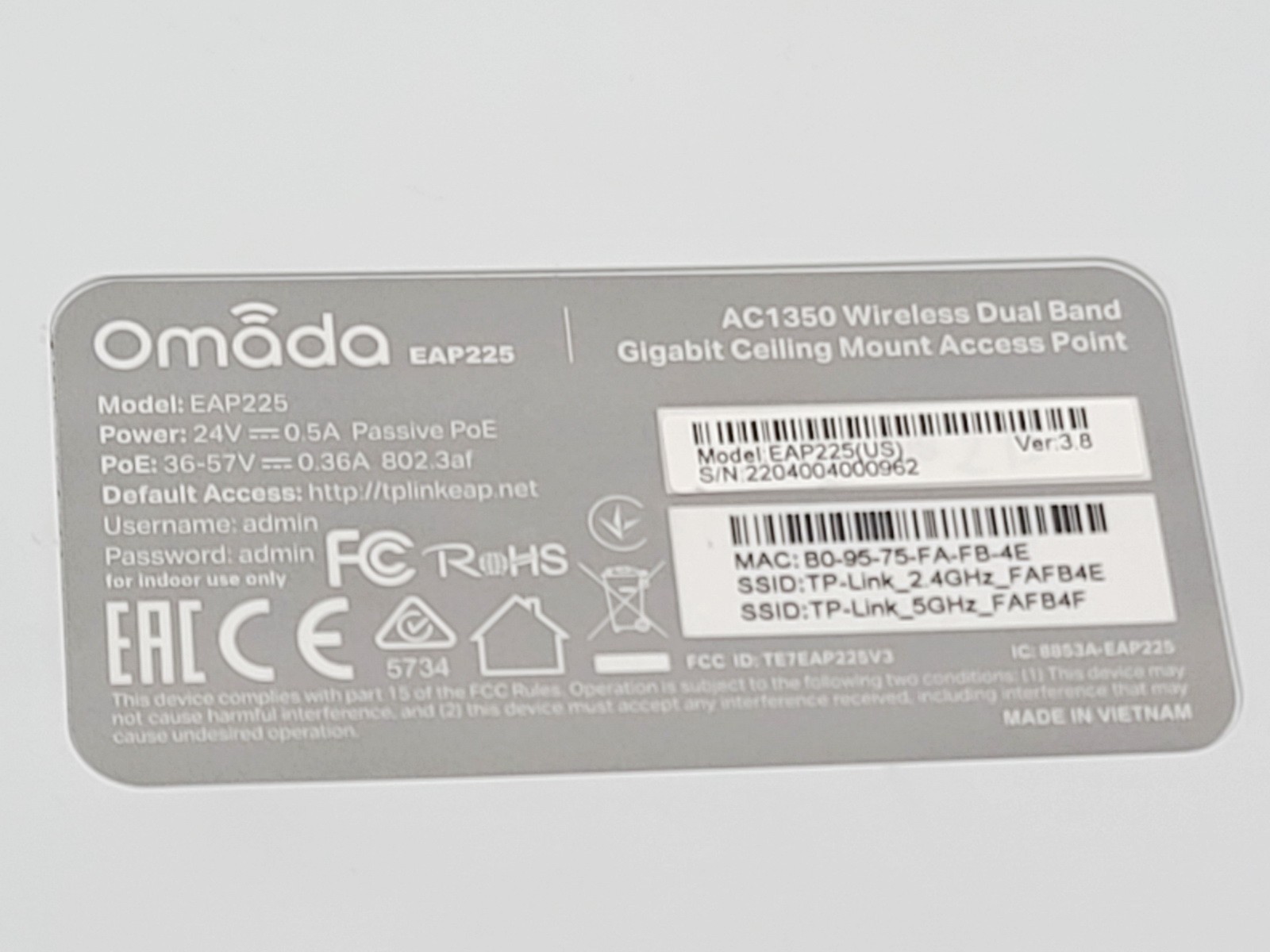 TP-LINK OMADA EAP225 AC1200 MU-MIMO GIGABIT WIRELESS ACCESS POINT POE W CABLE