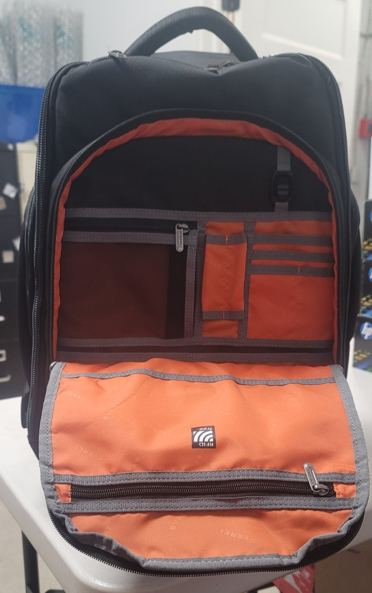 Everki Atlas Wheeled 17.3″ Laptop Backpack – EKP122