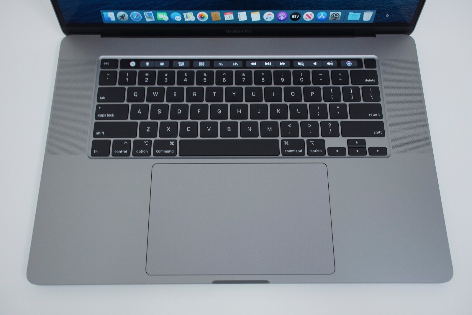 Apple MacBook Pro 16 Inch 2019 2.4 GHz Core i9 2TB SSD 64GB RAM 5500M 8GB GFX