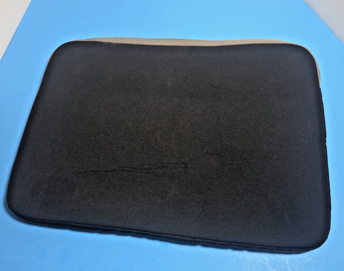 Targus Multicolor Laptop Computer Notebook Sleeve 16 x 11.5 inches
