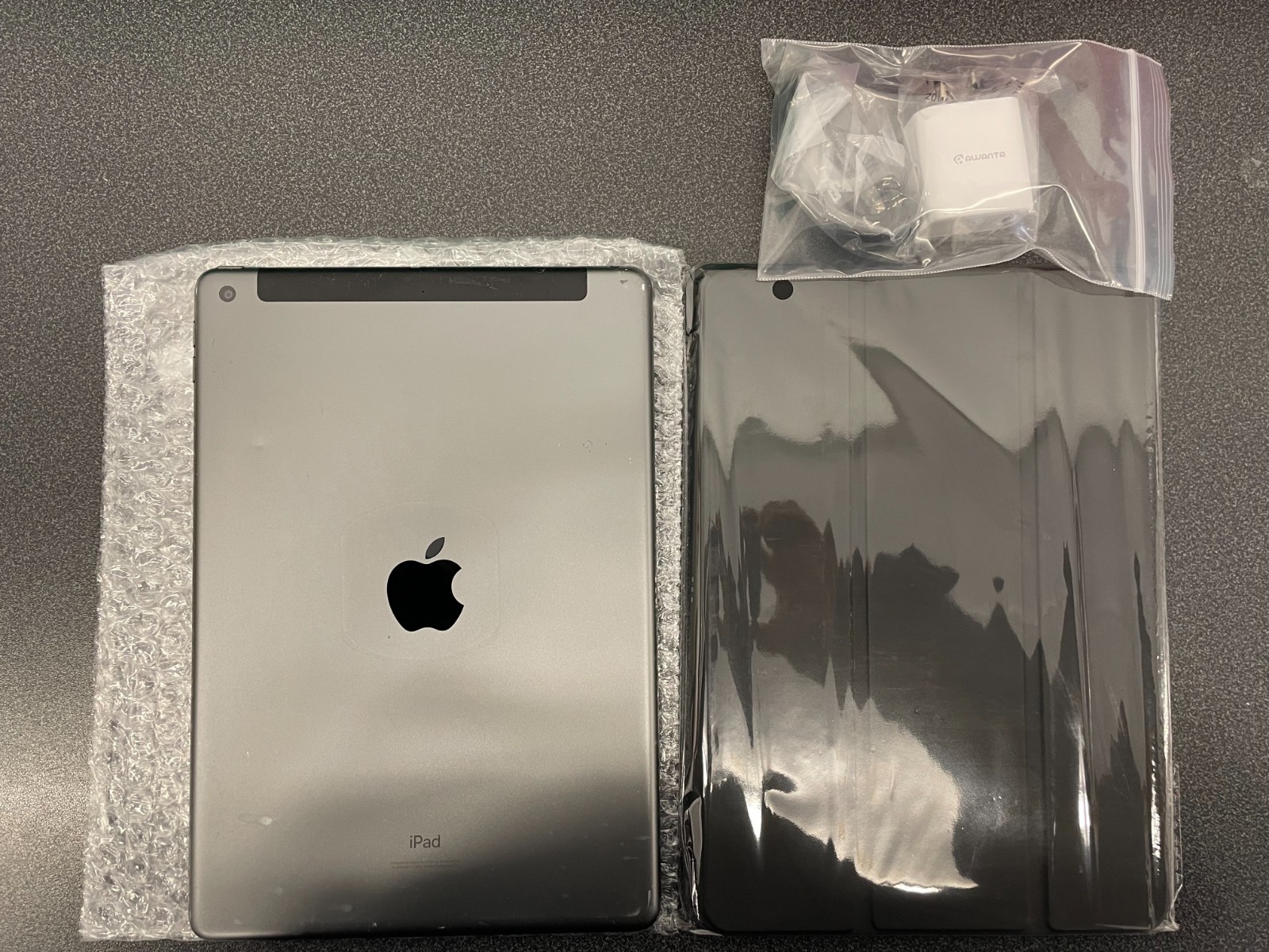 Apple iPad 9th Gen. 64GB, Wi-Fi, 10.2 in – Space Gray – Bundle – Daily Deal