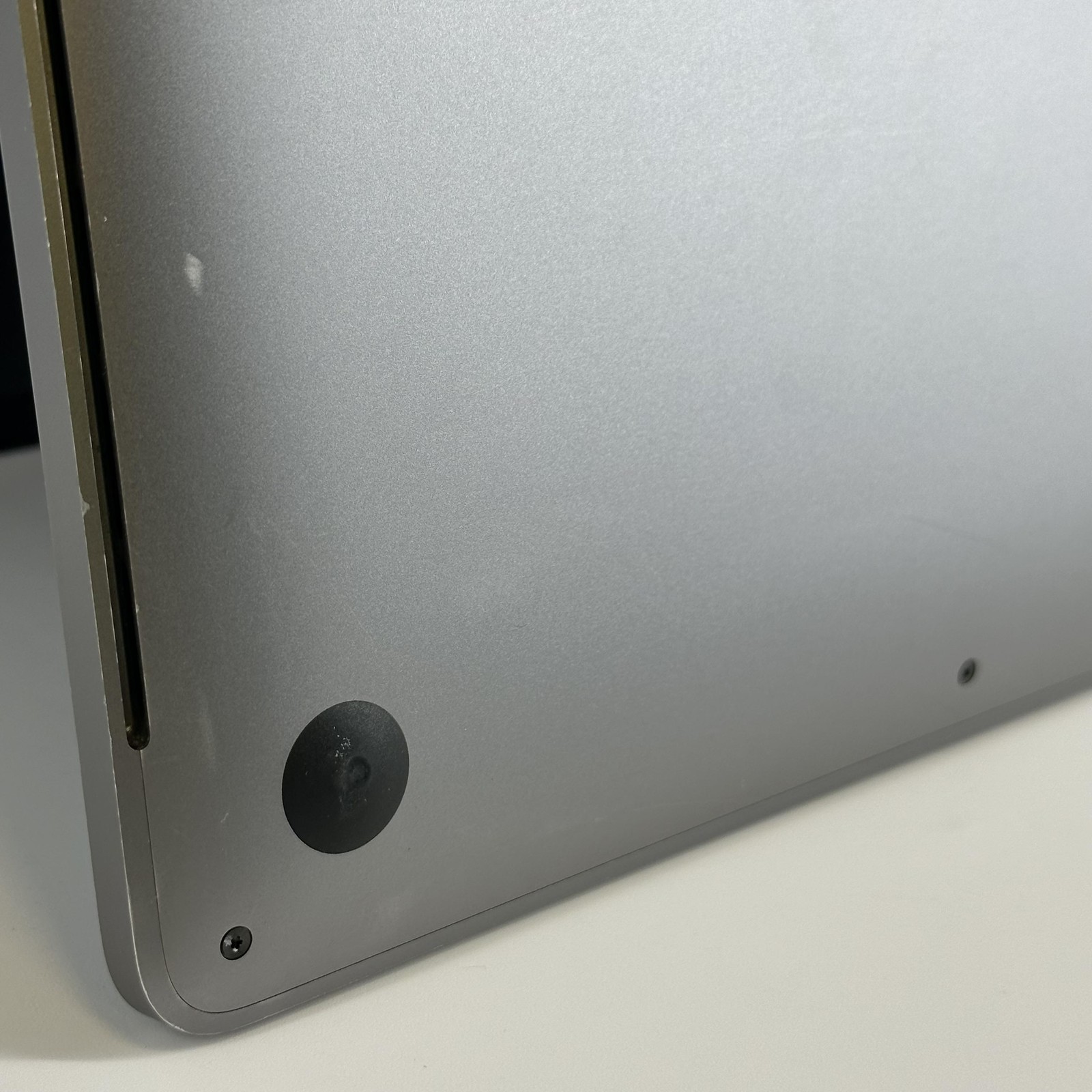 MacBook Pro 16 Touch Bar Space Gray 2019 2.4GHz i9 32GB 1TB SSD Radeon Pro 5500M