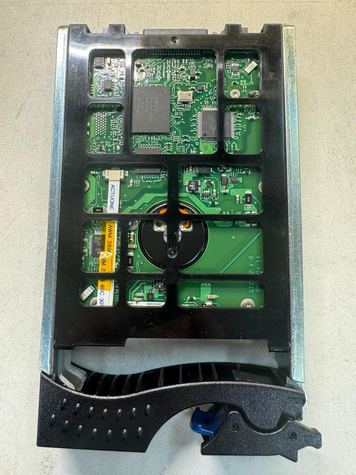 EMC 005048730 146GB 15K RPM 16MB 4 Gb/s Fibre channel 3.5″ HDD