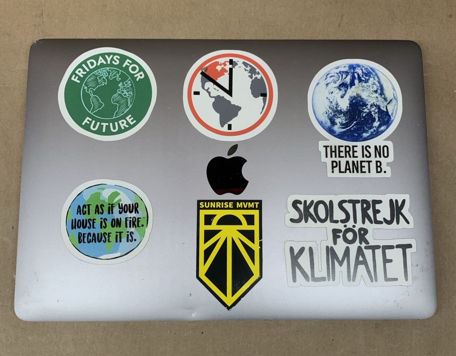 MacBook Pro 13″ 2017, Core i7-7660U @ 2.7GHz, 16GB RAM, 500GB SSD, Big Sur