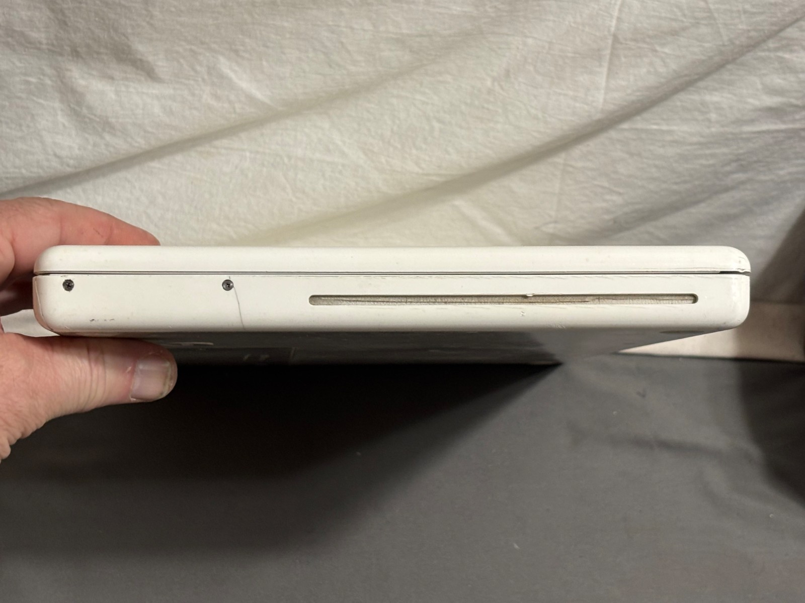 Vtg APPLE 13″ MACBOOK 160GB OS-X Laptop computer A1181 2G RAM 1.83MHz Core Duo