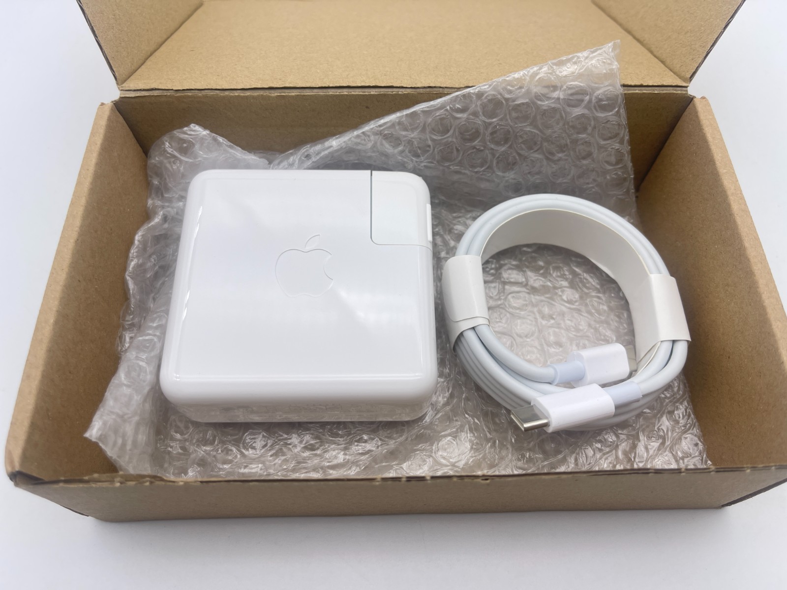 Genuine OEM 61W USB-C Apple Power Adapter Charger MacBook/Air/Pro13 14 15 16 US
