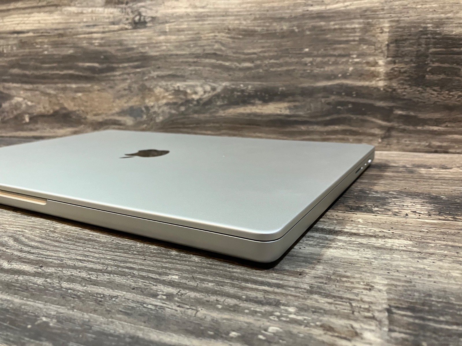 Apple MacBook Pro 16″ | M3 Pro | 36GB RAM 512GB | Silver A2991 | 100% Battery VG