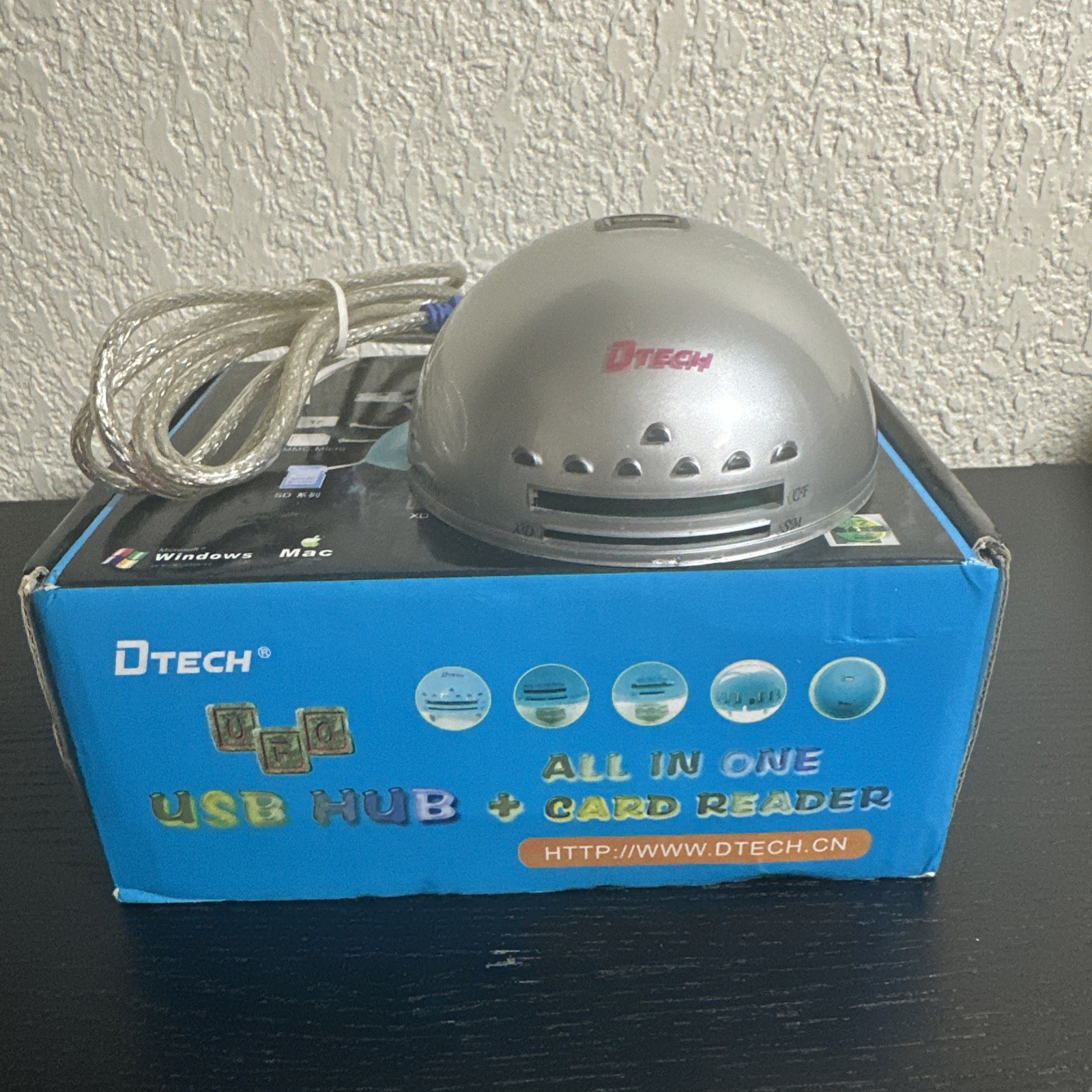 DTECH USB 2.0 7-Port Hub 62-in-1 Memory Card Reader UFO Dome Silver Tested