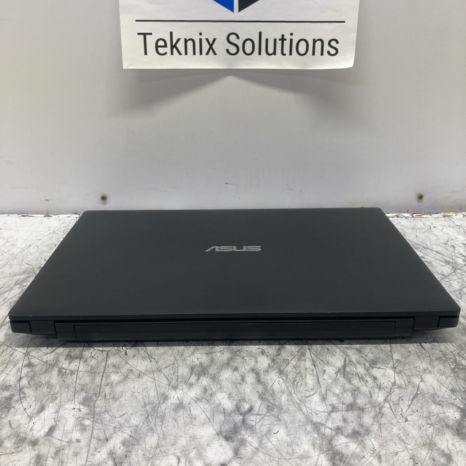 ASUS P2540U Intel Core i7-8550U 1.80GHz 8GB RAM 256 GB SATA win 11pro