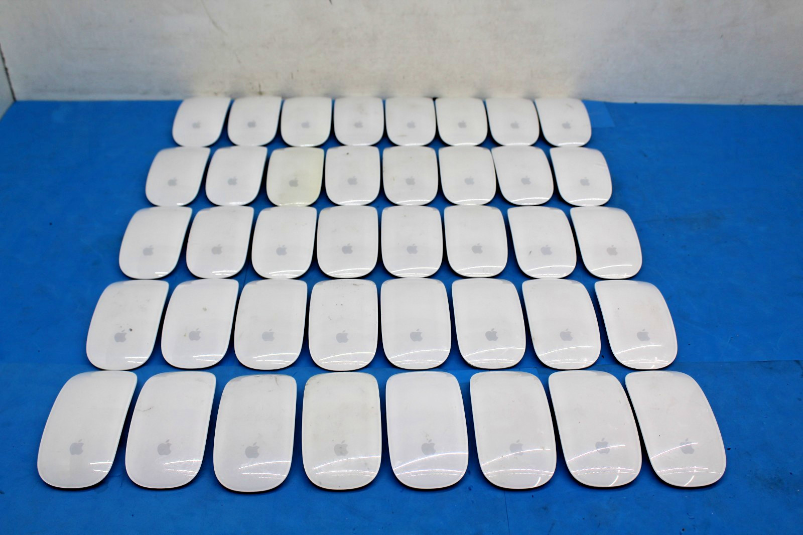 LOT 0F 40 Apple Magic Gen 1 Bluetooth Wireless Mouse A1296 PARTS/REPAIR T9-C11