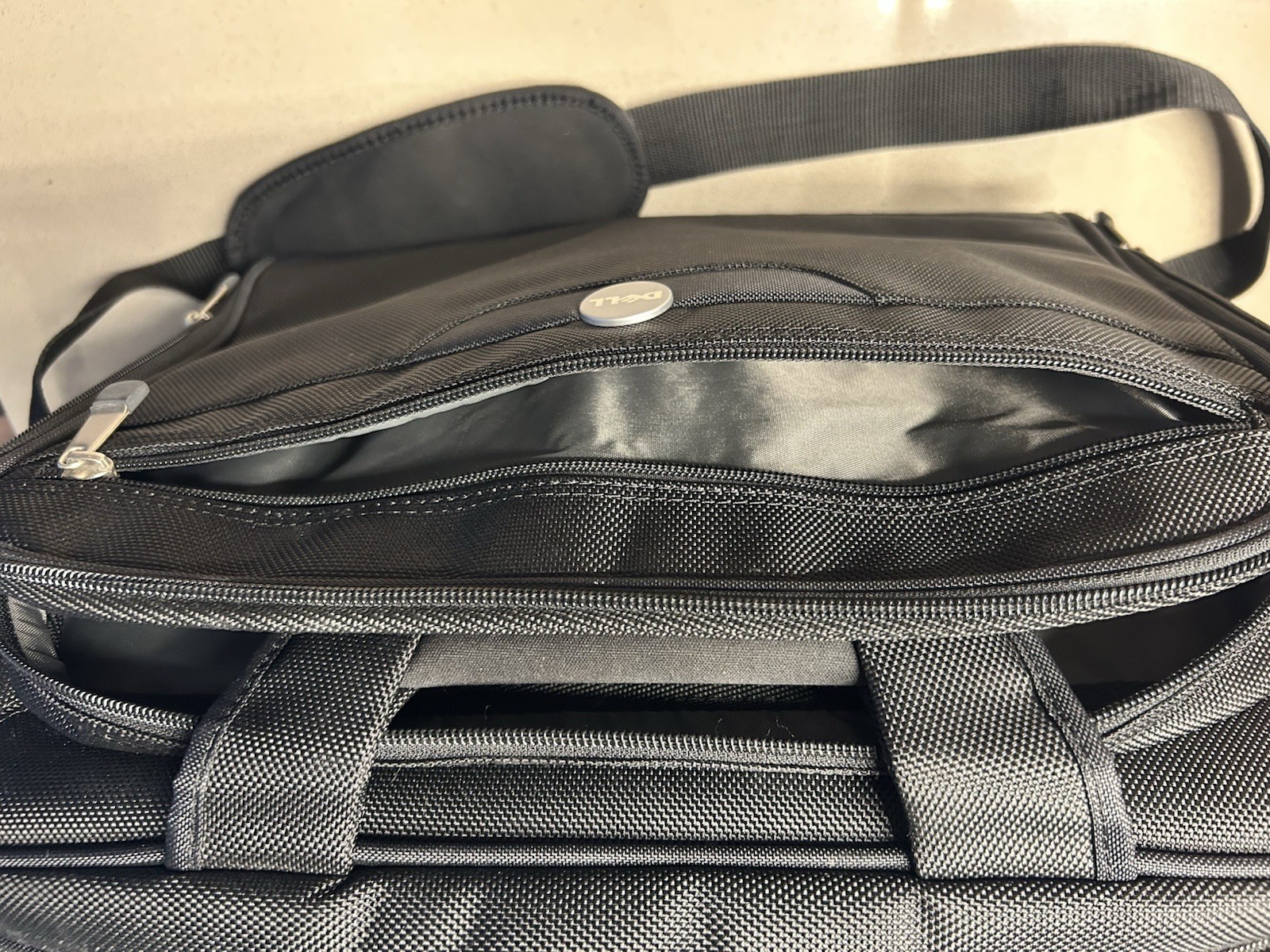 Dell Padded Black Solid Shoulder/Messenger Laptop Bag fits 16 inch laptop