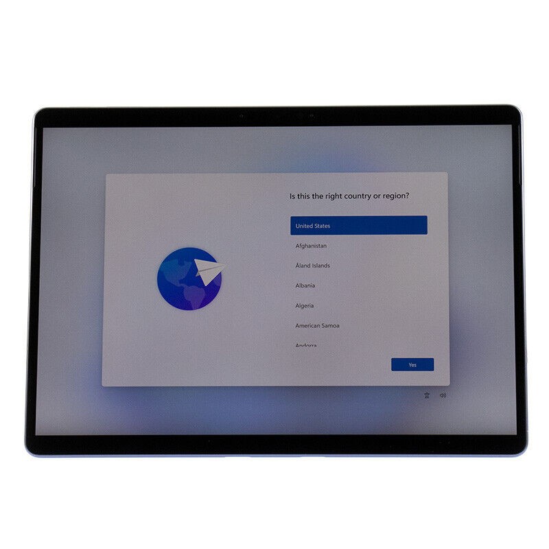 Microsoft Surface Pro 9 – 13″ – Intel i5 – 8GB – 256GB SSD – Graphite QEZ-00018