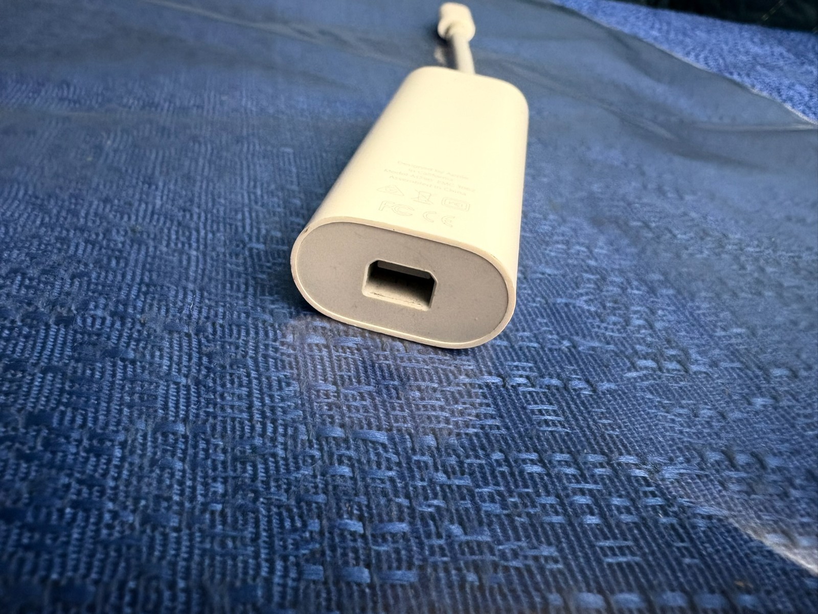 Apple Thunderbolt 3 USB-C to Thunderbolt 2 Adapter A1790 MMEL2AM/A Genuine OEM