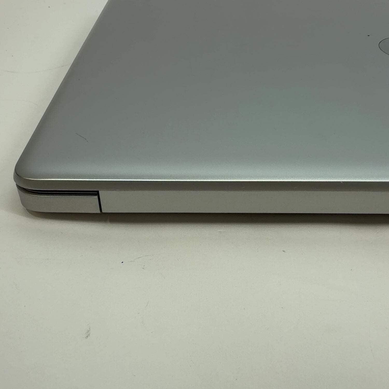 HP Laptop 17-BY3053CL 17.3″ i5-1035G1 1.0GHz 12GB RAM 1TB HDD