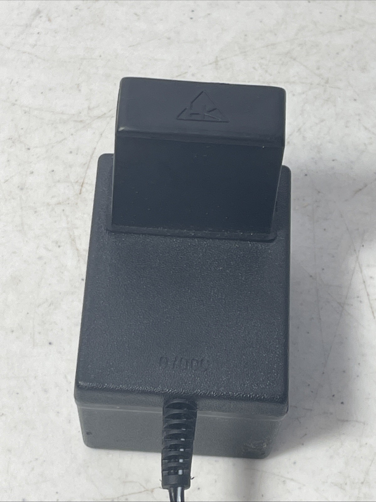 AC Adapter Model HKA-1250EC-230 Output 12VDC 500mA 6VA Europlug 220V Tested