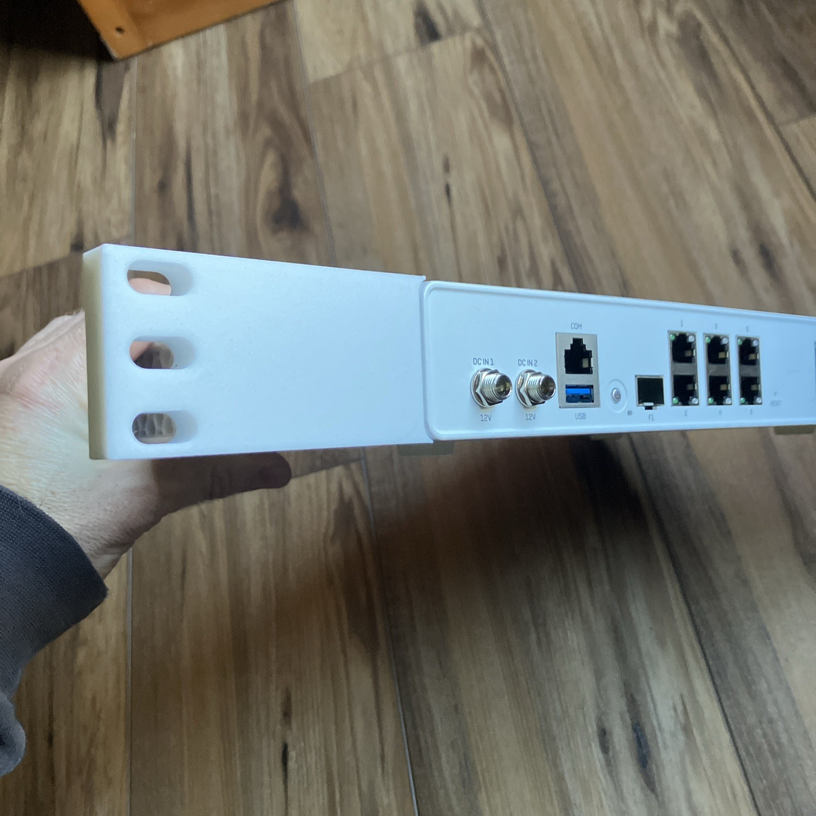 Sophos Rack Mount Ears Kit XGS116 XGS126 XGS136 Firewall Device XGS 116 126 136
