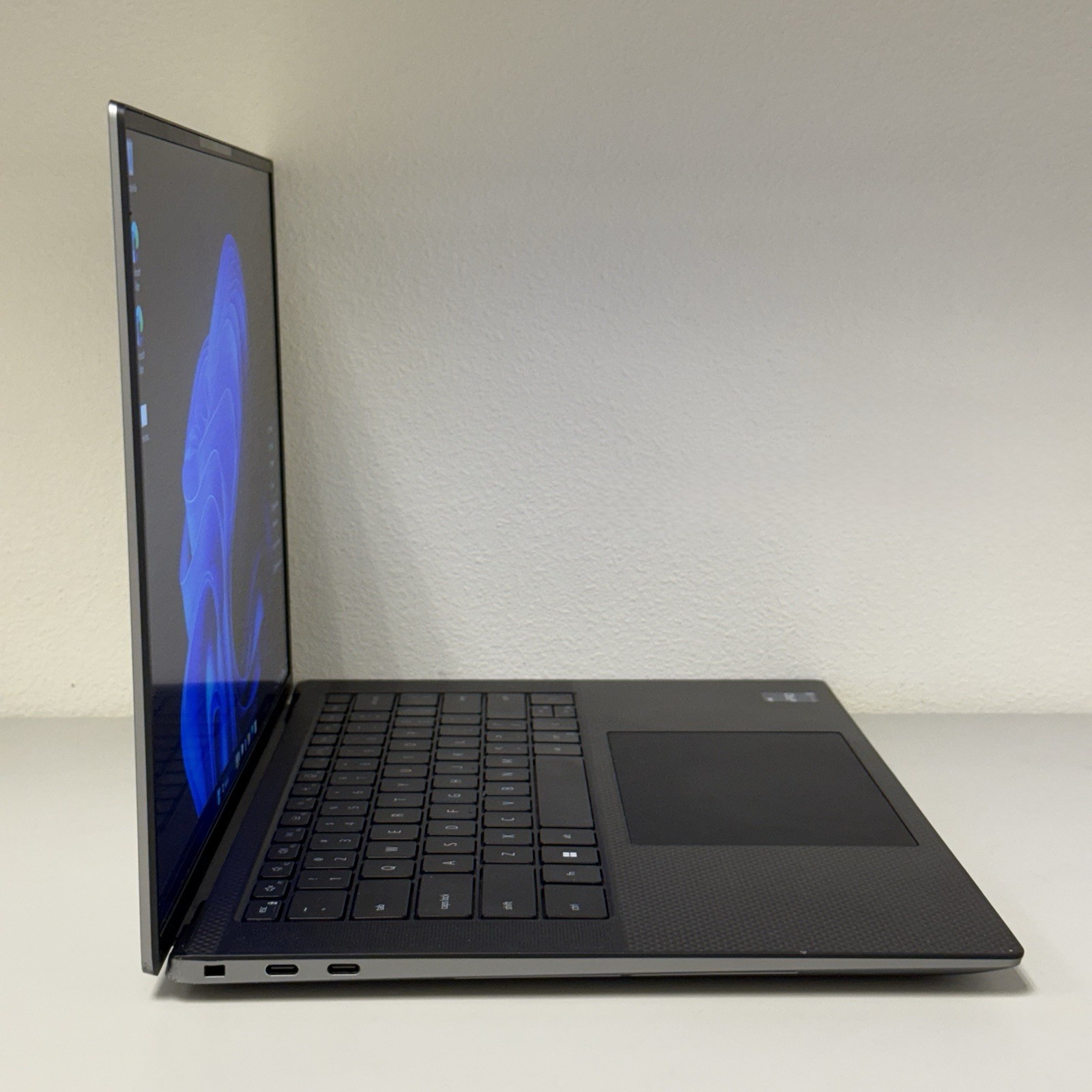 Dell Precision 5570 i7 512GB 32GB RTX A1000 15.6” FHD+
