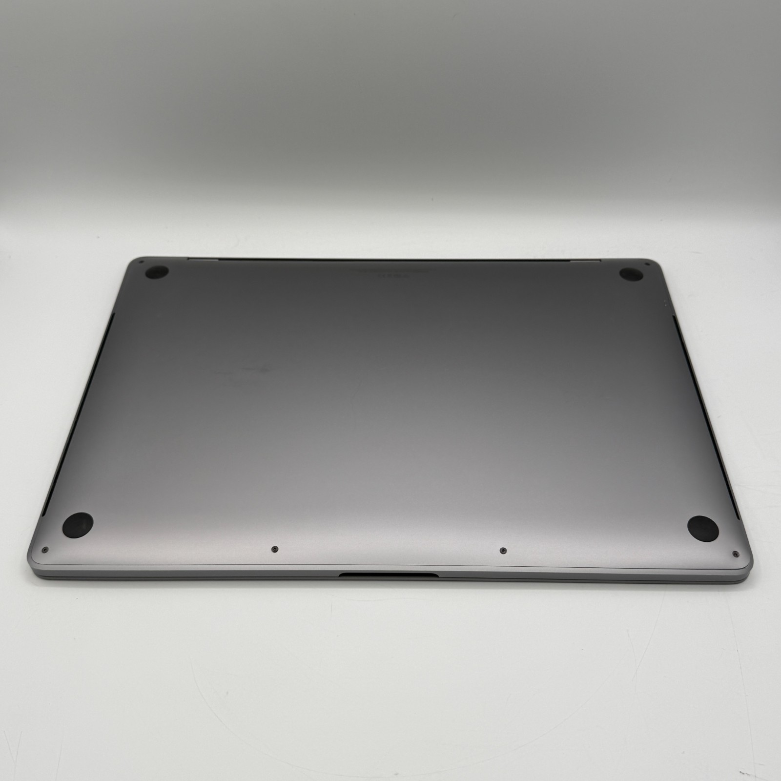 Apple MacBook Pro A2141 16″ i9 2.3GHz 16GB RAM 1TB SSD Radeon Pro 5500M Fair