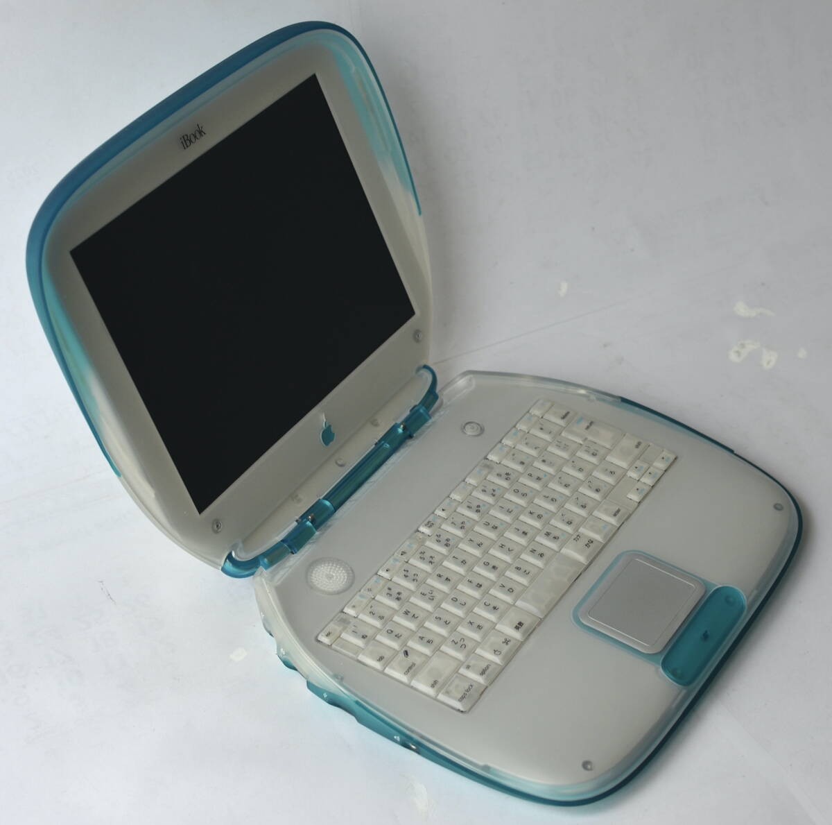 Apple iBook G3 Clamshell Blueberry 300MHz CD Laptop Vintage Mac Computer M6411