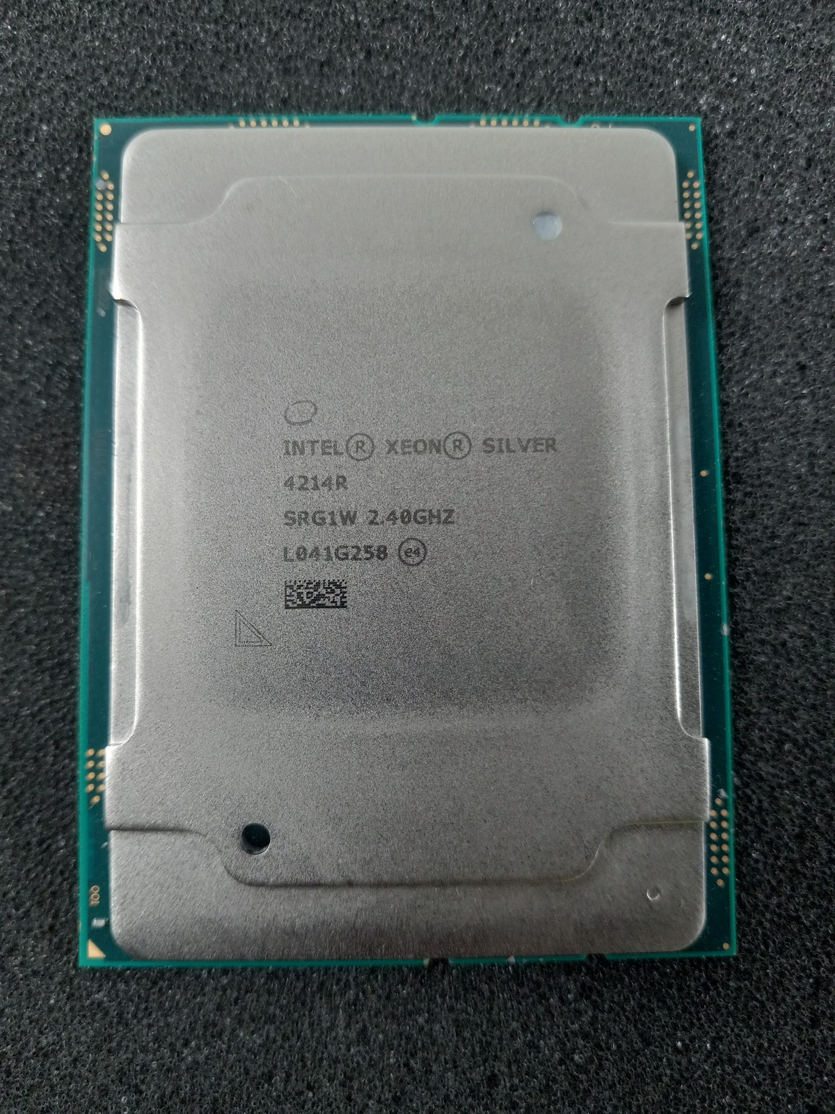 Intel Xeon Silver 4214R SRG1W 2.40GHz 12-Core Processors LGA3647 LOT OF 2