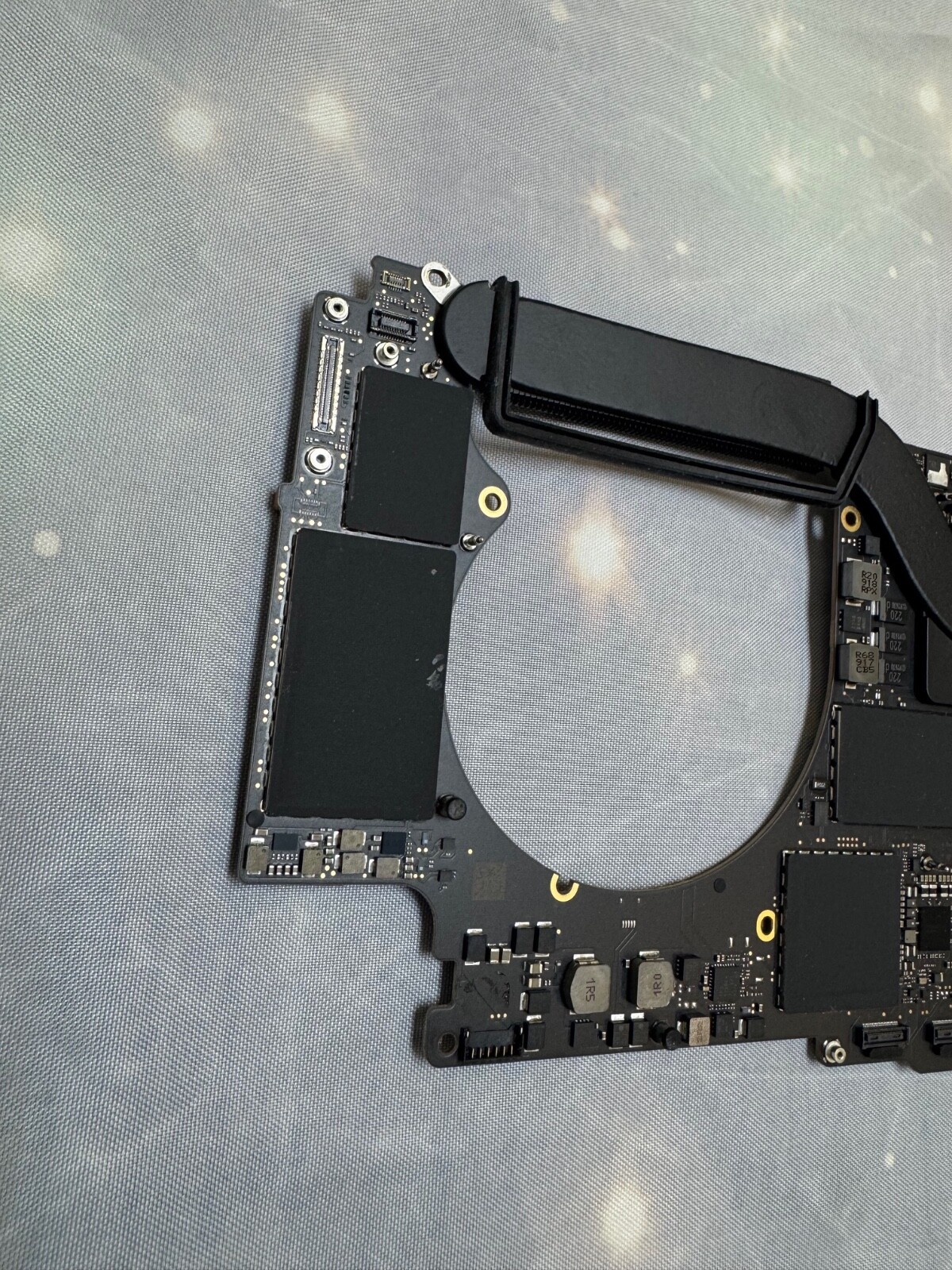 MacBook Pro 16″ A2141 2019 Logic Board 2.4GHz i9 16GB-32GB – 512GB-1TB. TOUCH ID