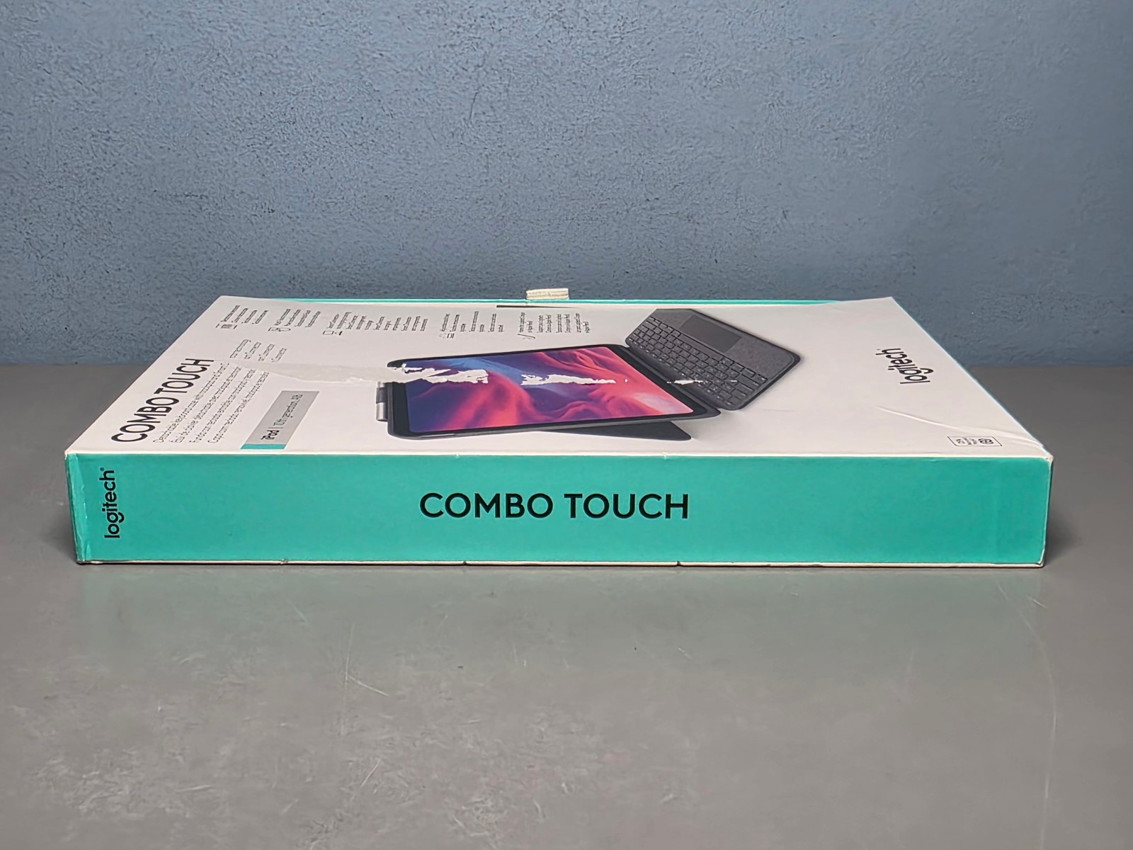 Logitech Combo Touch for iPad 10th Generation A16 Keyboard Folio w/ Touchpad New
