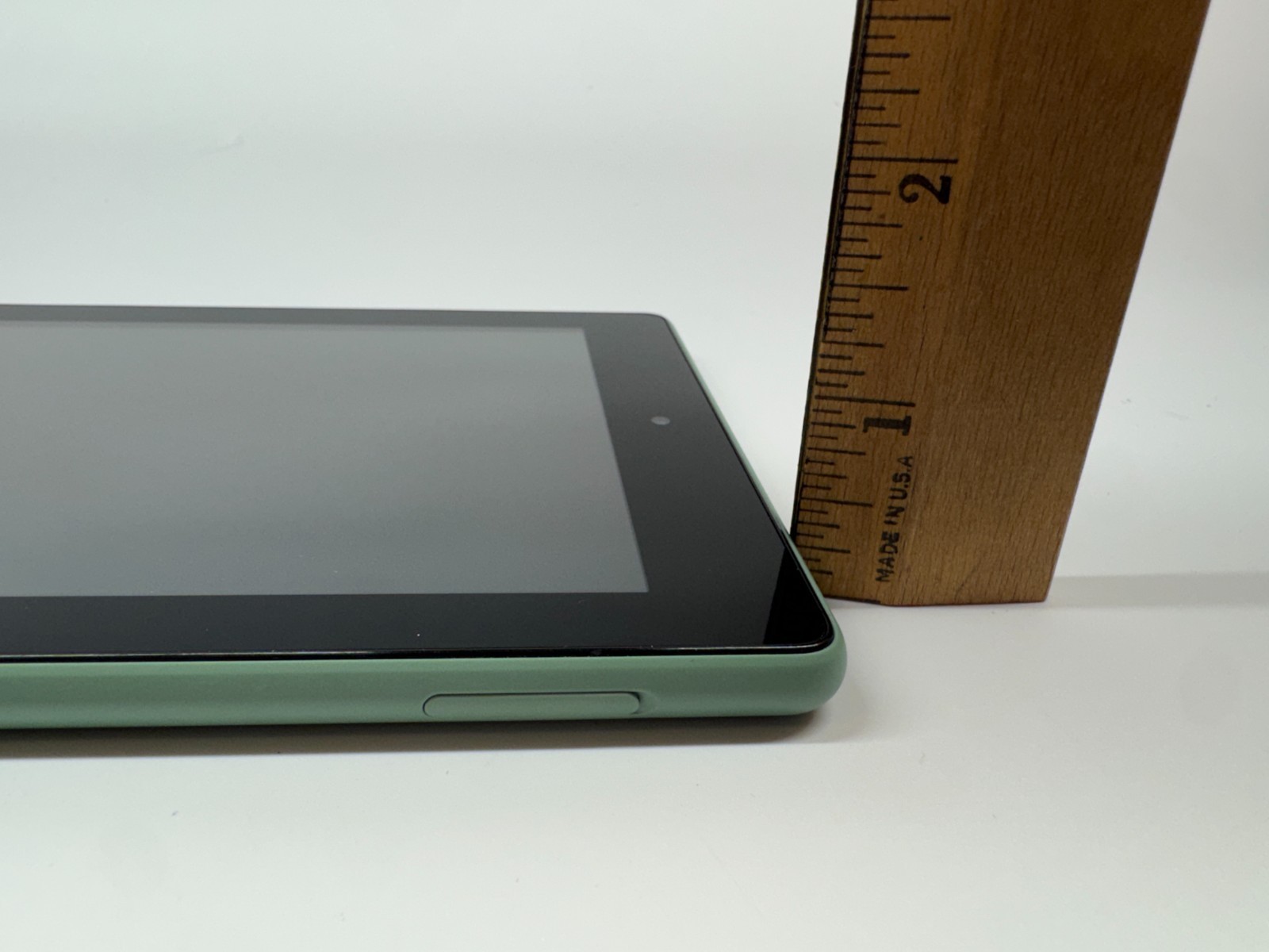 Amazon Fire 7 Tablet With Alexa 7″ Display 16 GB 9th Generation Sage Green WORKS
