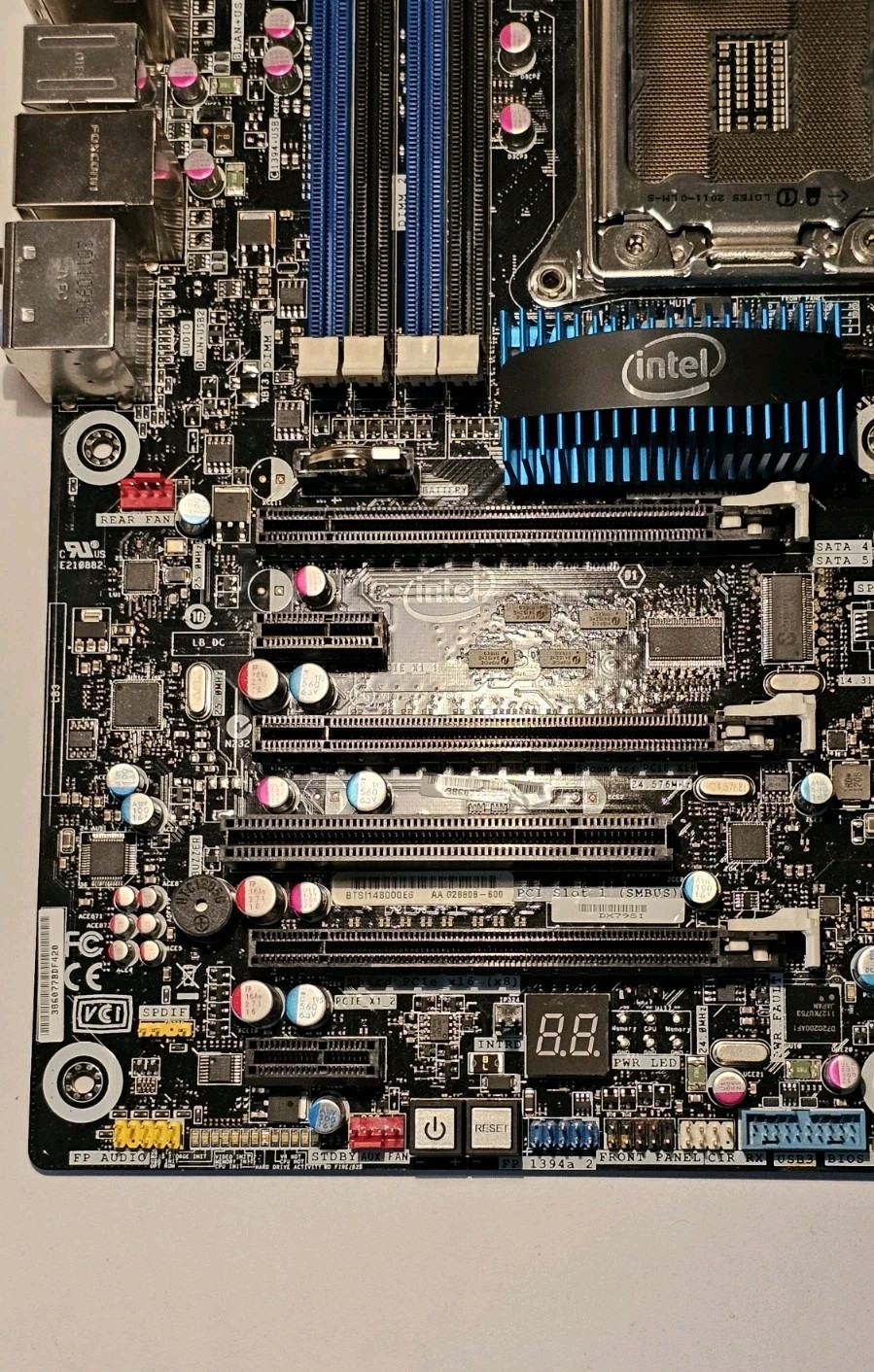 Intel DX79SI, LGA 2011/Socket R Motherboard