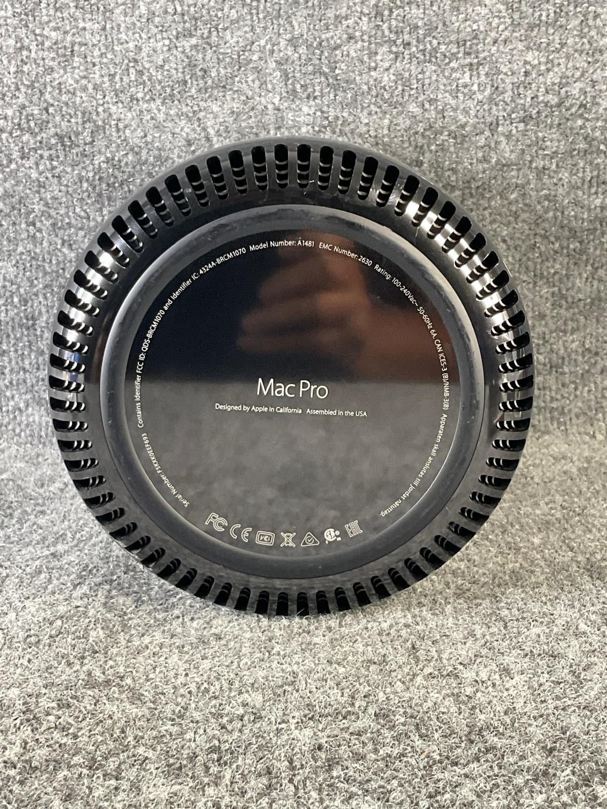 Apple Mac Pro A1481 Xeon E5 3.7GHz Quad Core SSD 40577