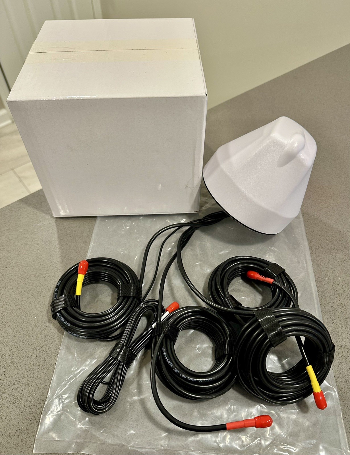 5-in-1 LTE + Wi-Fi + GPS Screw Mount Combination Vehicle Antenna – NEW