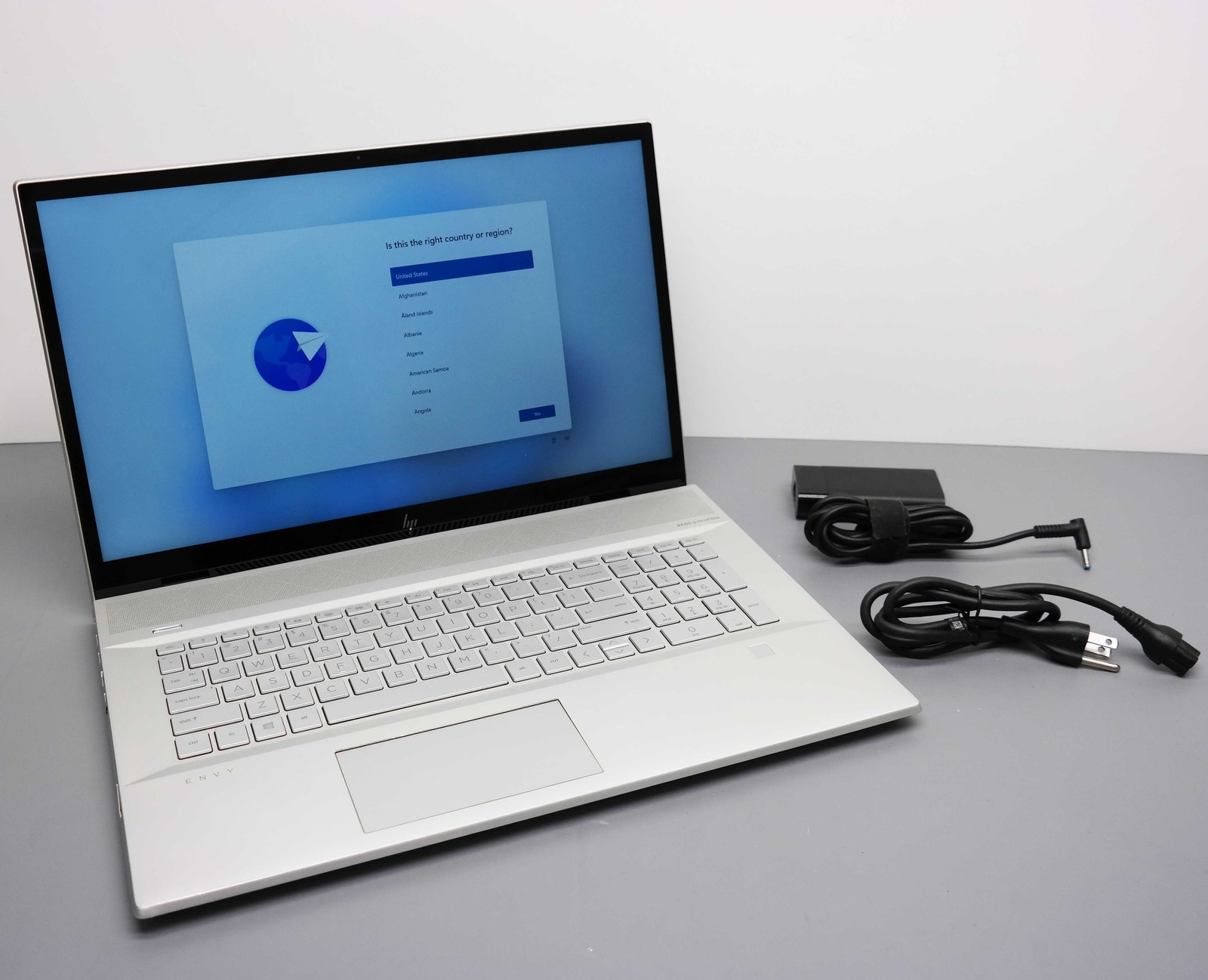 HP ENVY 17m-ce0013dx 17.3″ Core i7-8565U 12GB 512GB SSD MX250