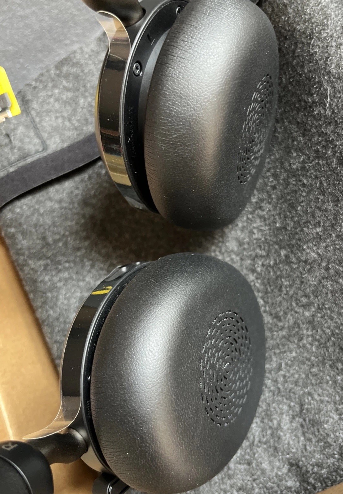 Jabra GN Evolve2 75 Bluetooth Headset W/ Charging Stand HSC150W Black