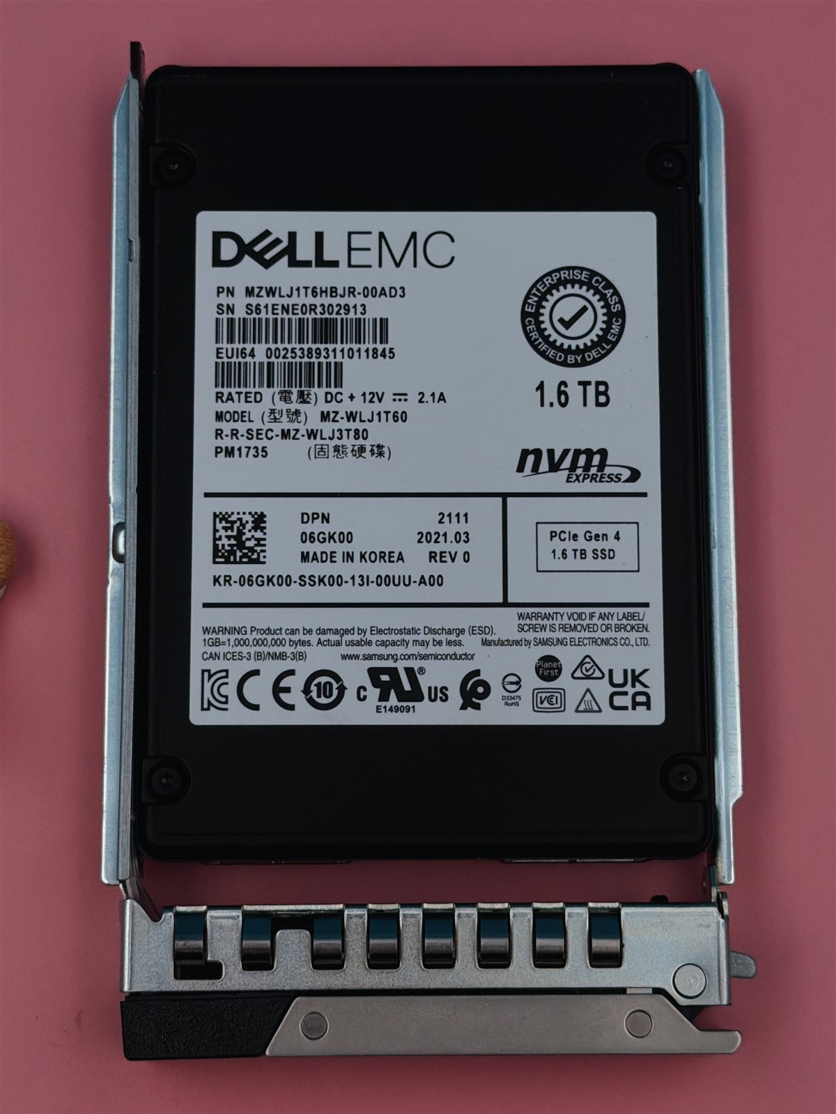 Dell 1.6TB PCIe Gen4 NVMe 2.5″ SSD 6GK00 MZ-WLJ1T60 w/ 14G Tray R640 R740