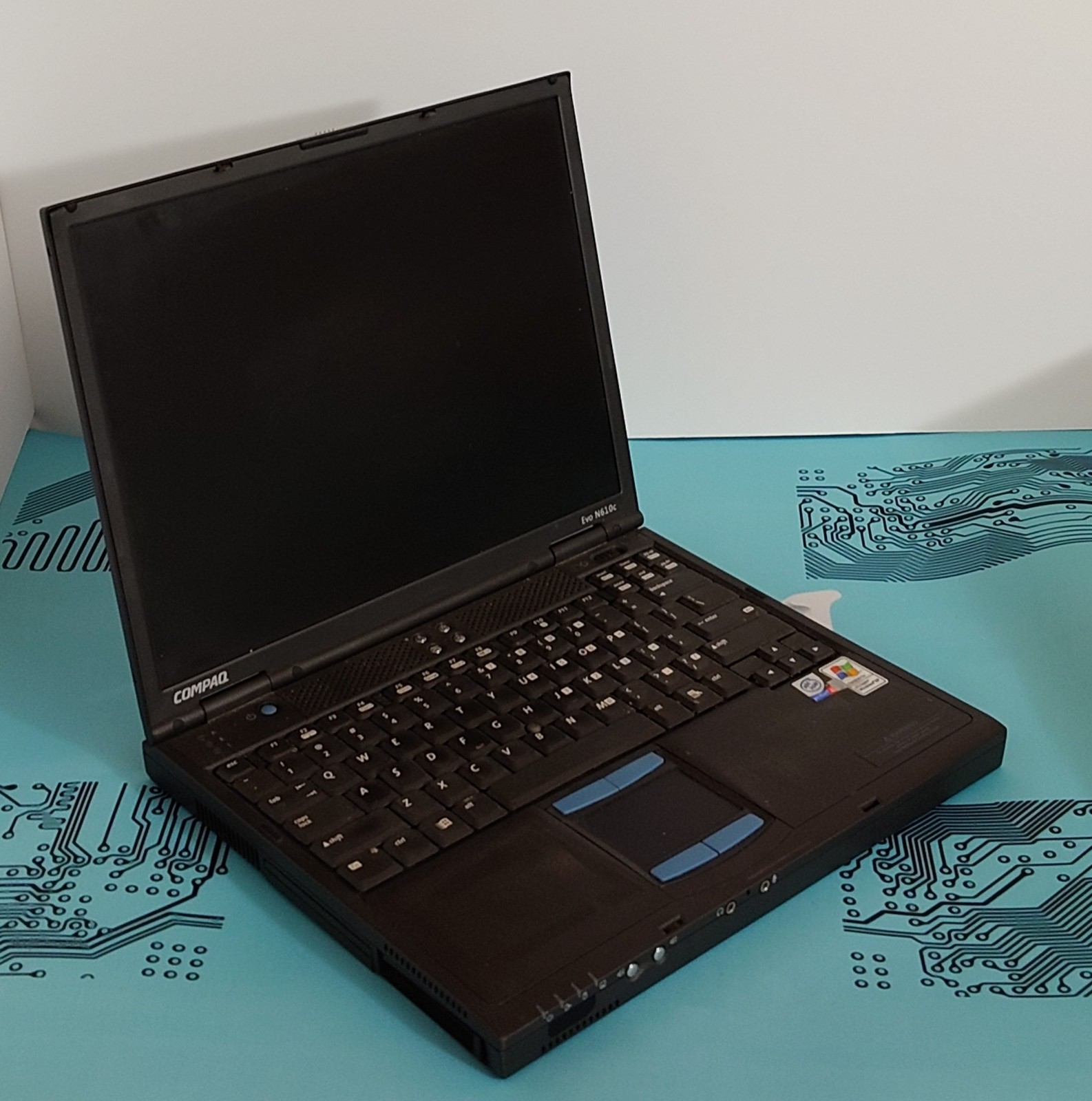 Vintage Compaq EVO N610C PENTIUM 4-M 512MB RAM 256GB mSata WinXP SP3 Office 2007