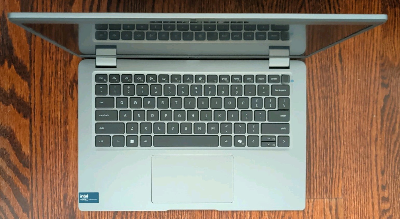 Dell Latitude 5450 14″ 32GB 512GB, Titan Grey NOS minor cosmetic flaw