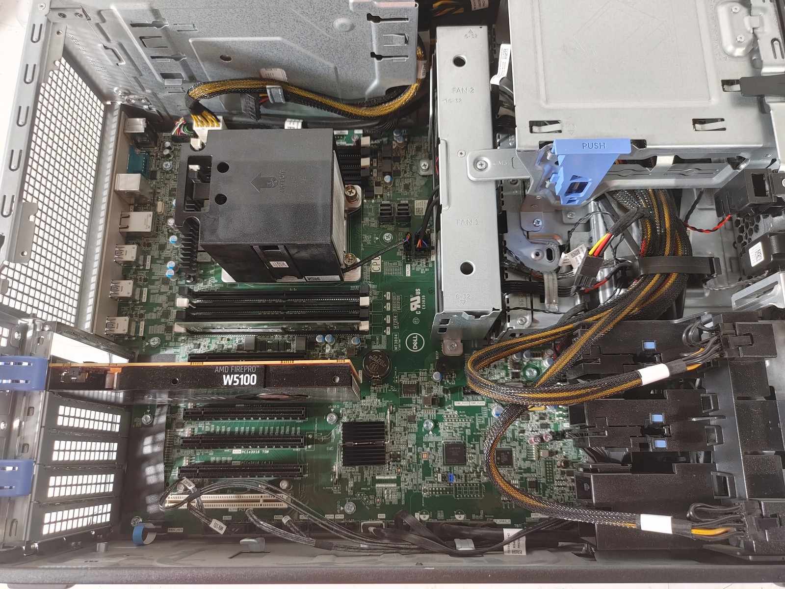 Dell Precision 5820 4.00 GHz Intel Xeon W-2125 8 GB DDR4 Workstation No