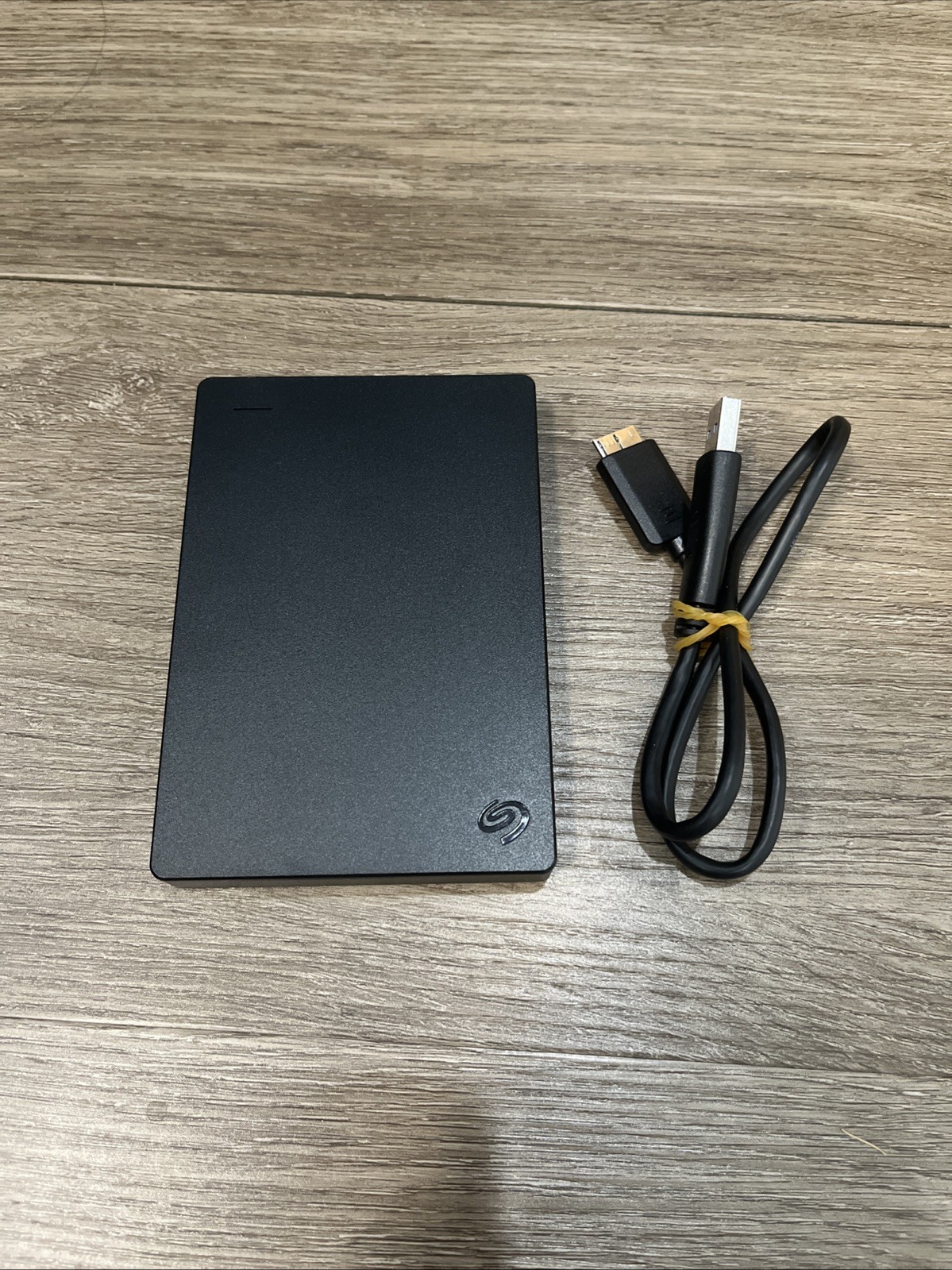 Seagate 2TB External Hard Drive HDD – USB 3.0 for PC, Xbox, PS5 (STGX2000400)