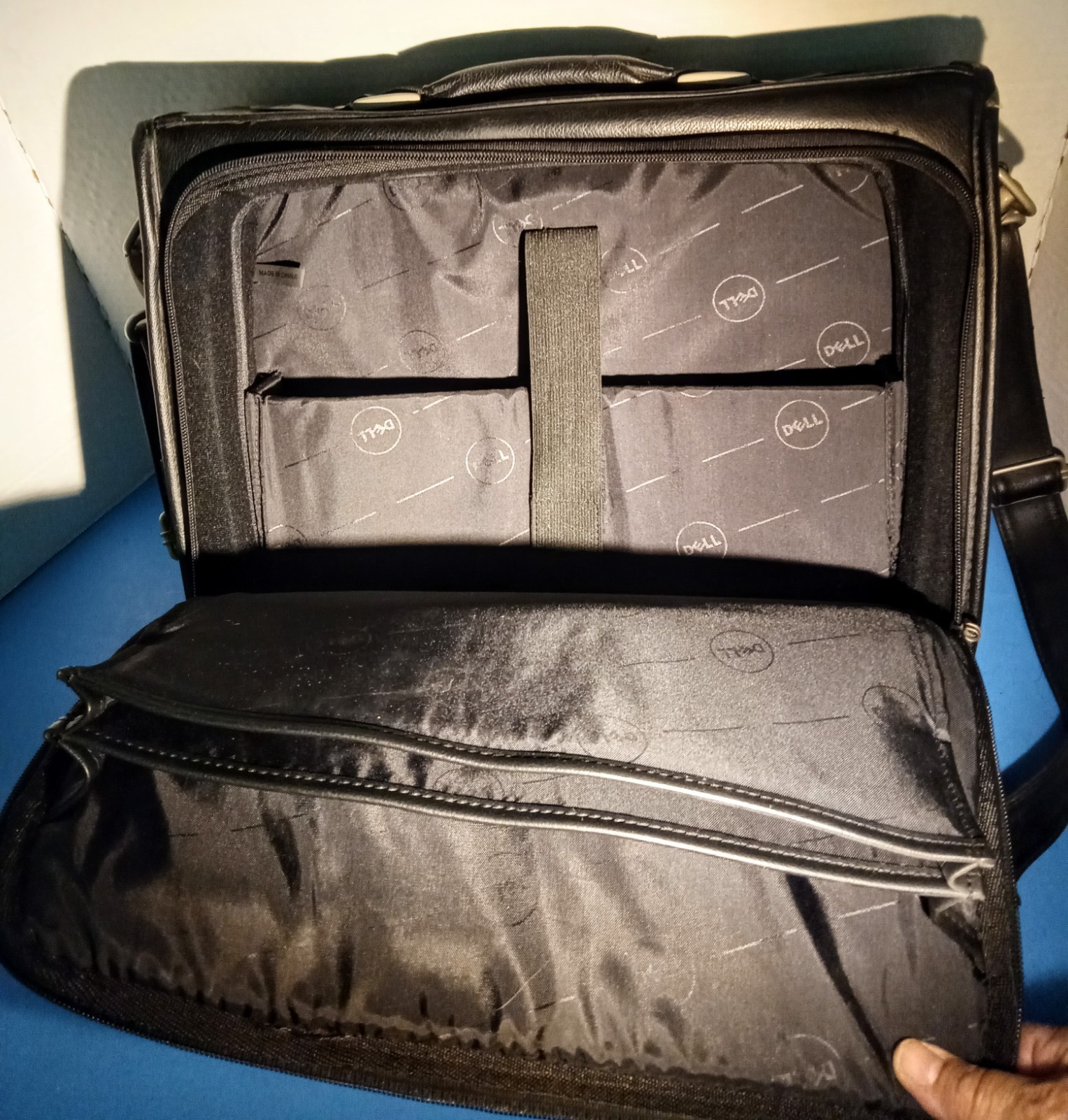 Laptop Computer Case-Blk-Dell-Pad Strap-For 15in Laptops-pre-owned