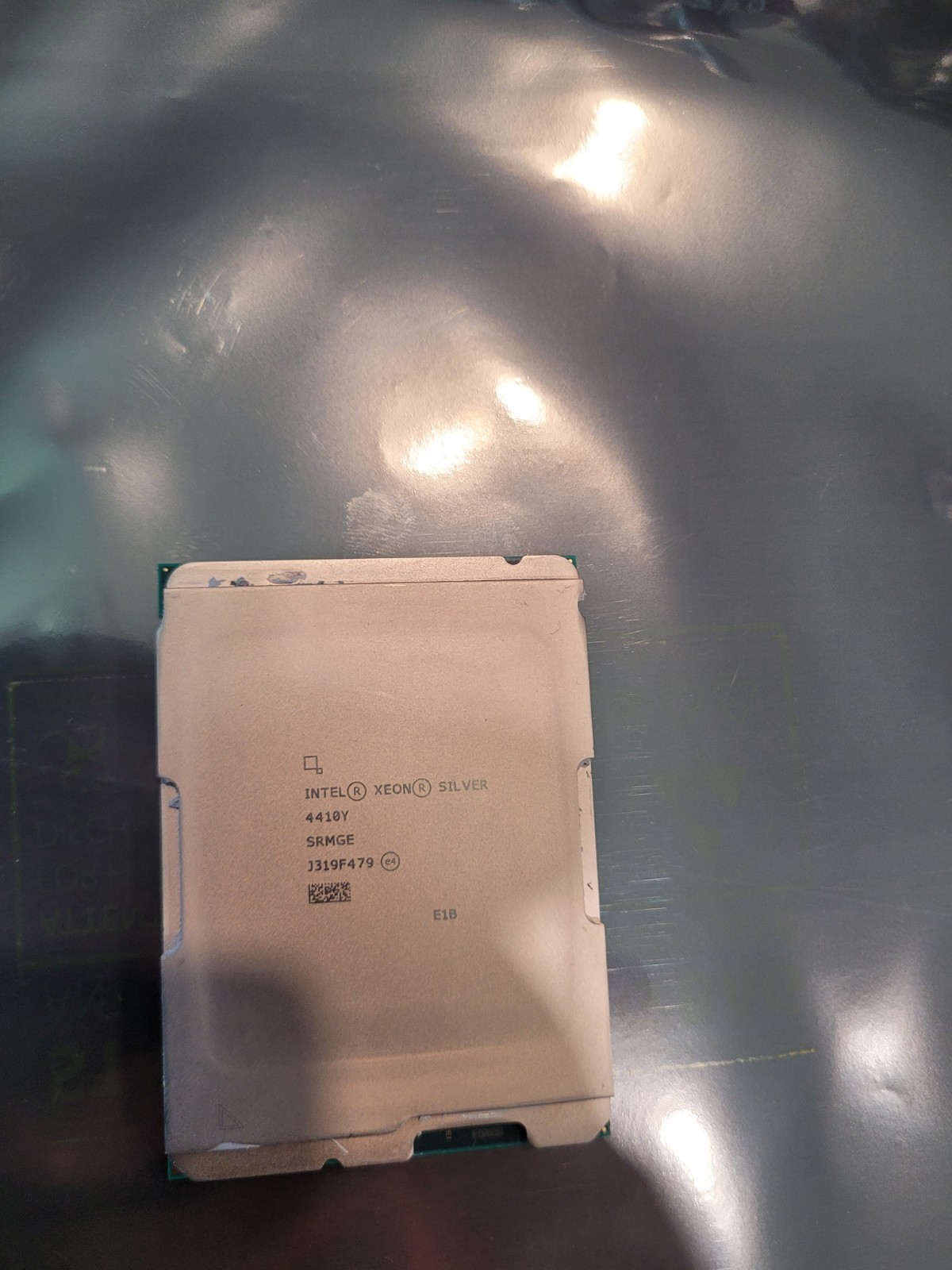 Intel Xeon Silver 4410Y SRMGE 2.00GHz 12-Cores LGA4677 150W CPU